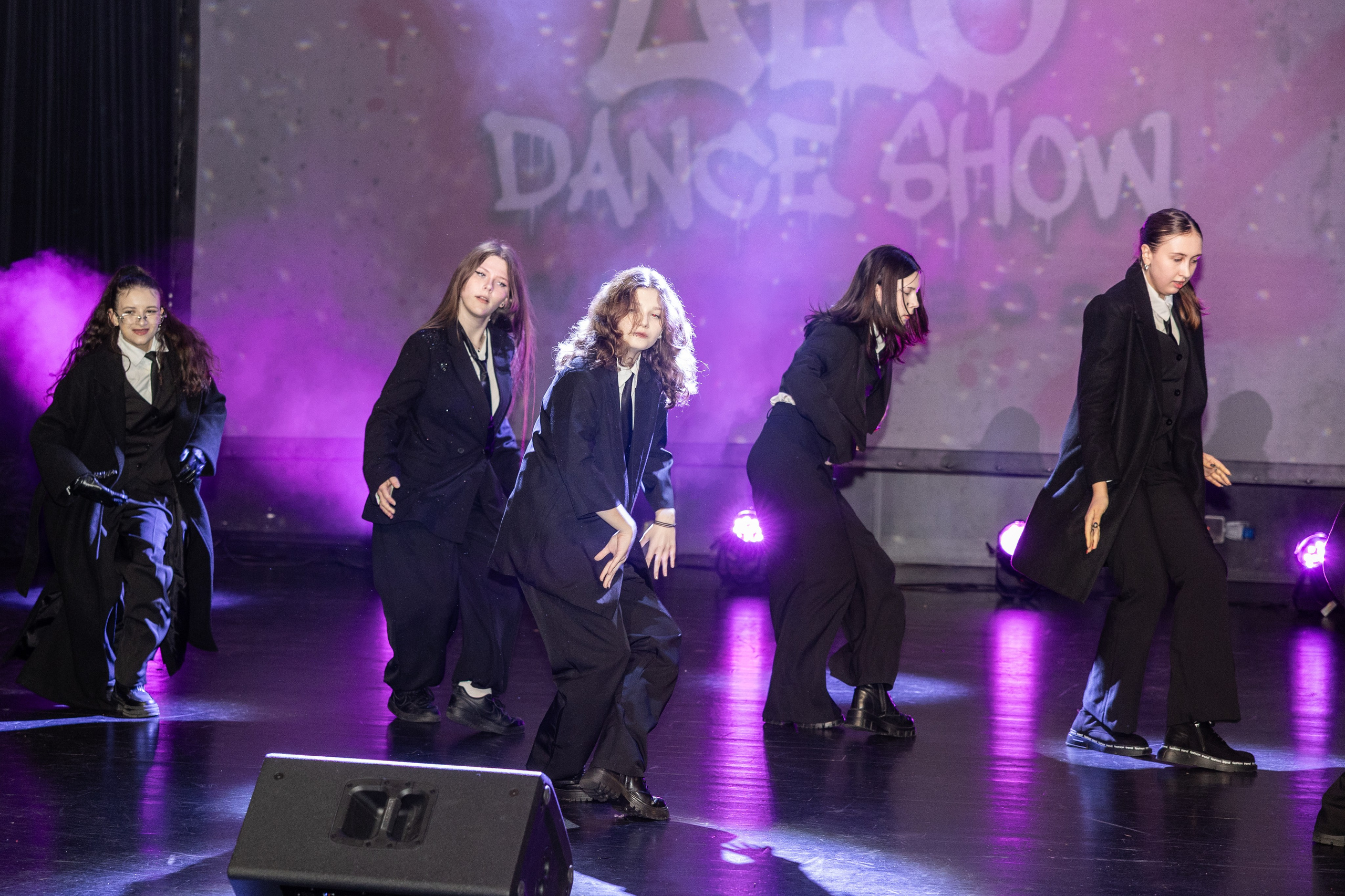 LEO DANCE SHOW WINTER 2025. Семейный и детский фотограф в Варшаве Мила Бобровская