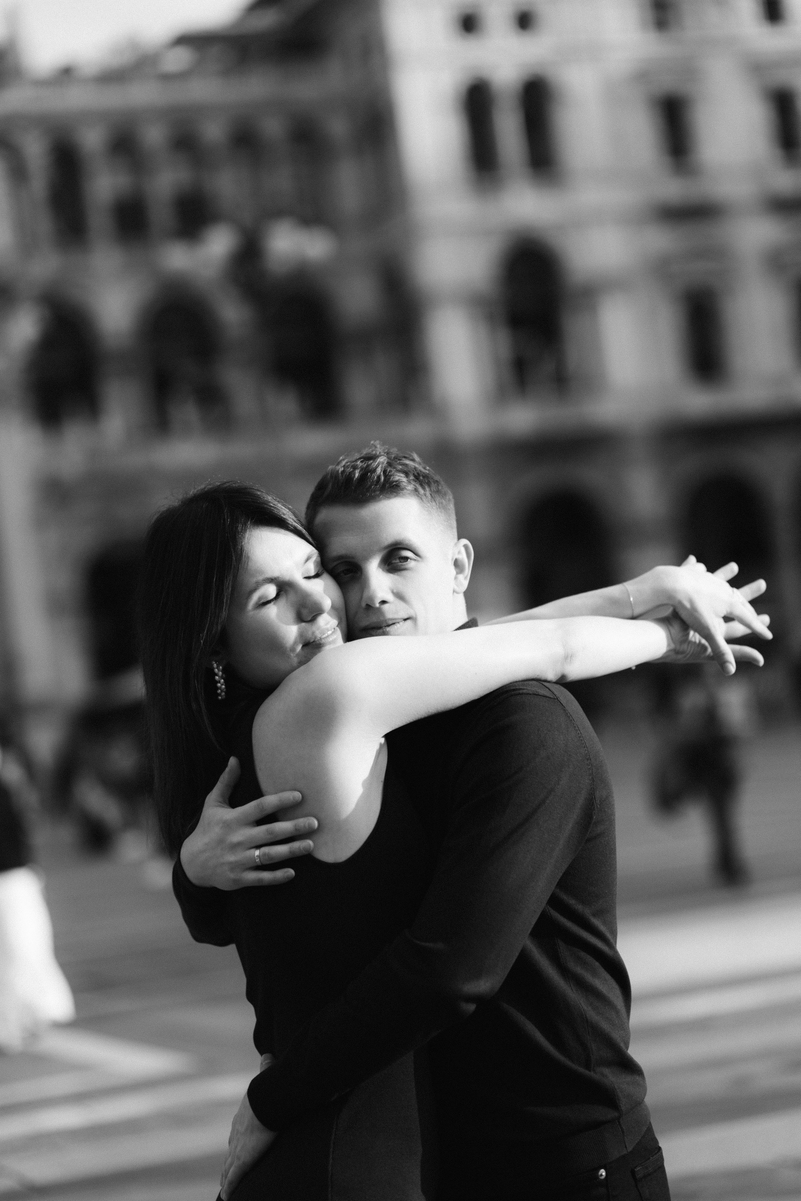Romantic photosession near Duomo di Milano