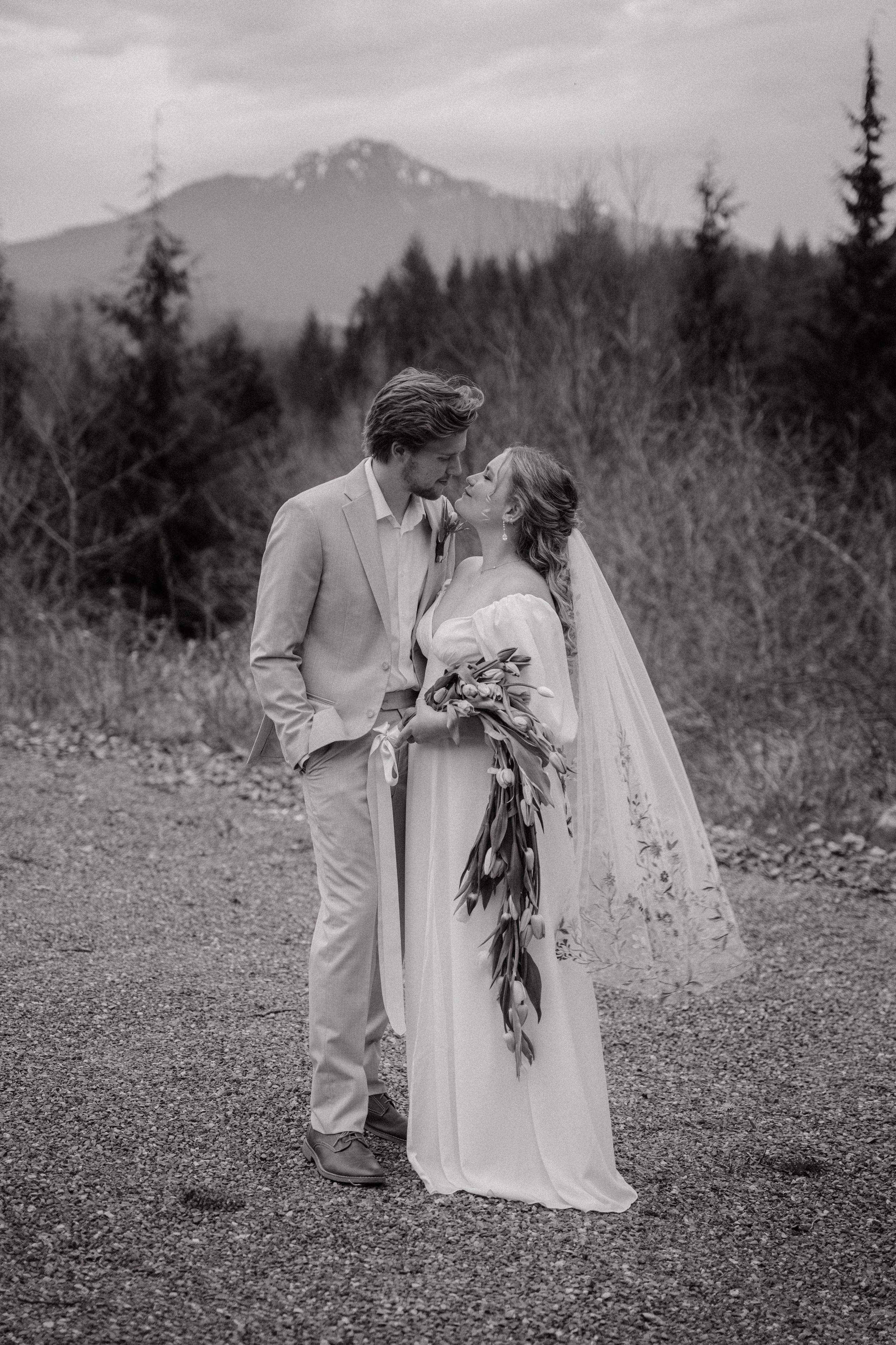 Katlyn and Josiah | Full Wedding day. Photographer in Washington Sophia D