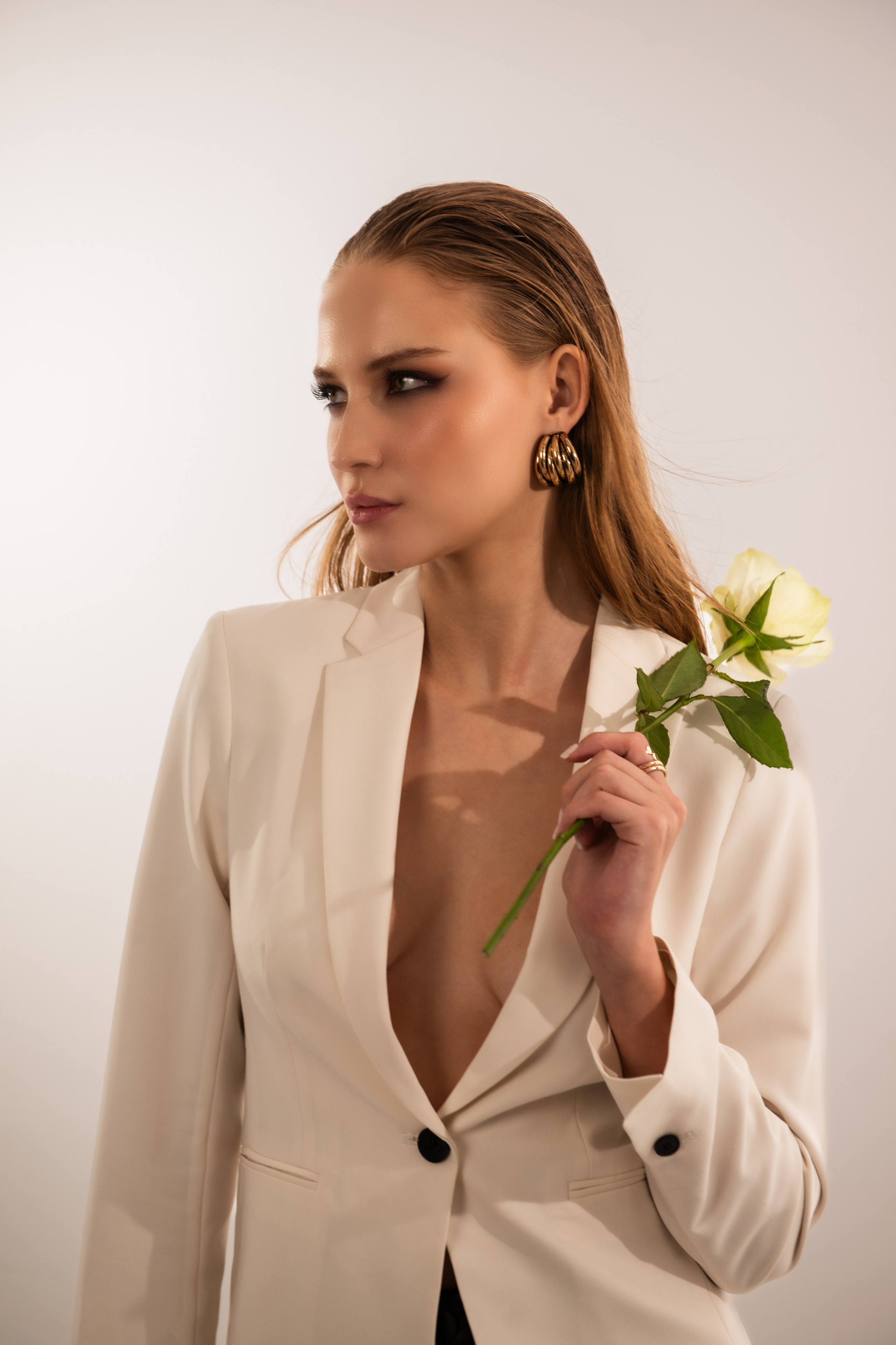 Aura Divina. JourneyUP Visuals