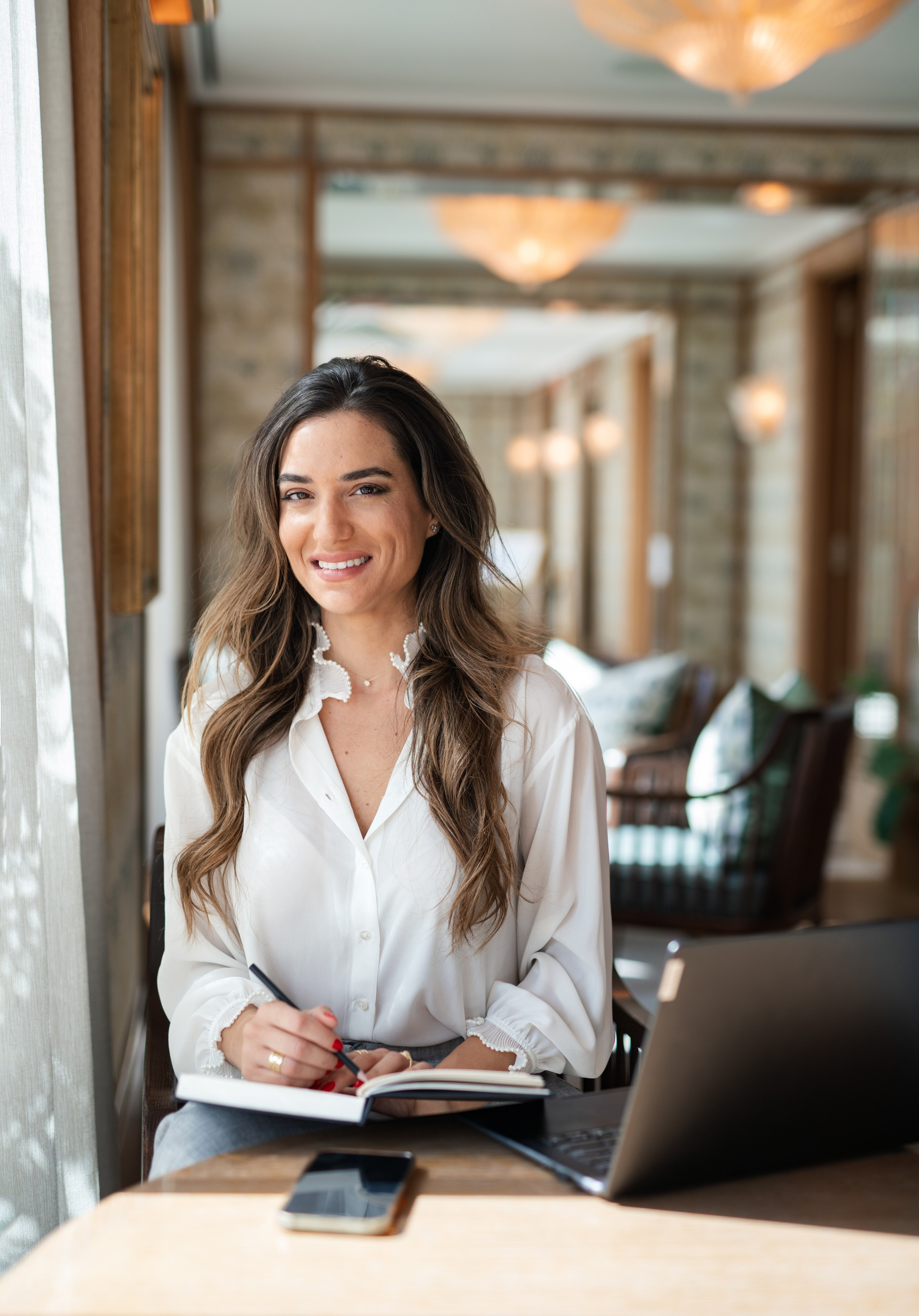 Business portrait for the jewellery Artist. Фотограф в Мадриде Алена Белянинова