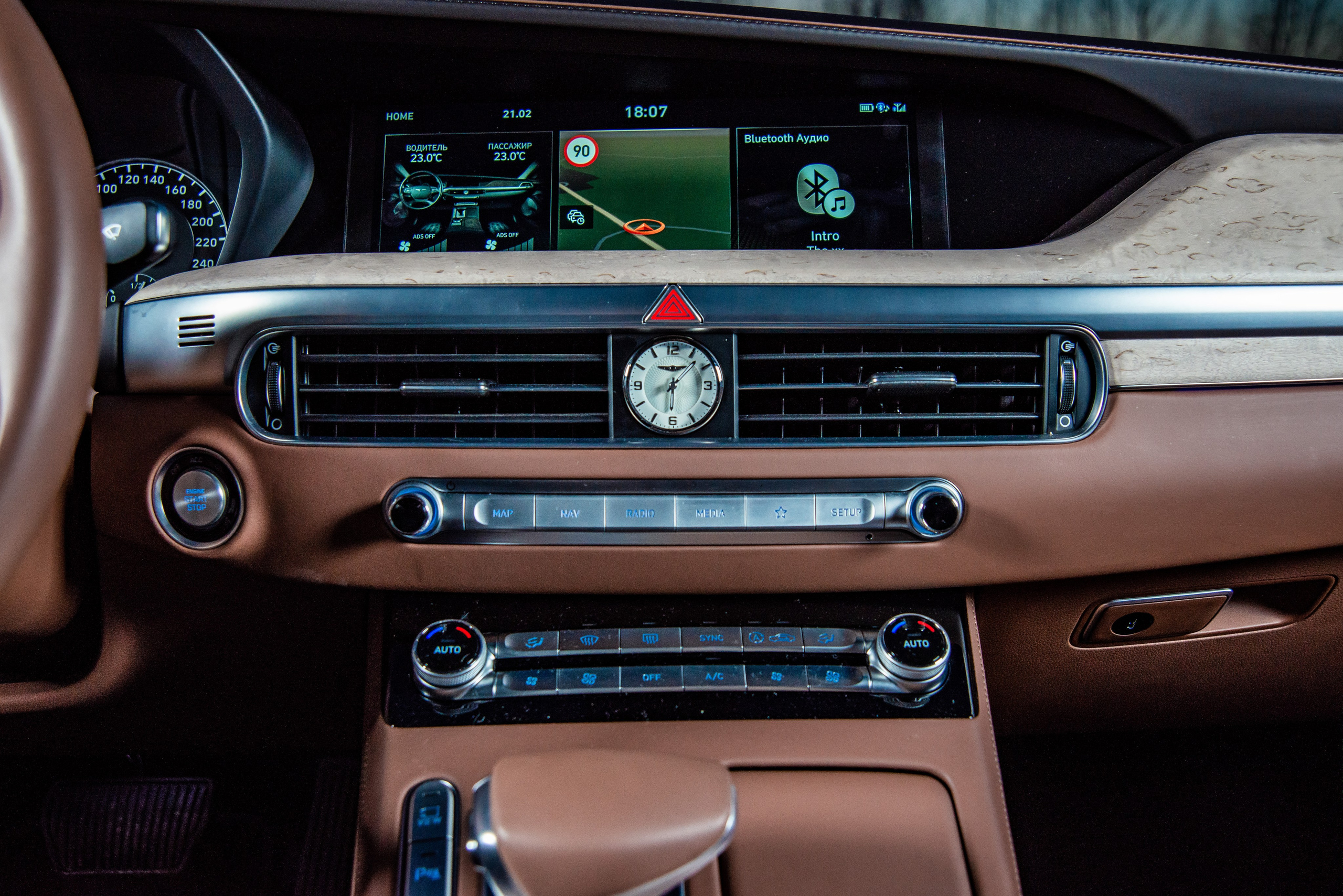 Автомобильная фотосъемка Genesis G90. ФОТОГРАФ МЕКСИКА КИНТАНА-РОО