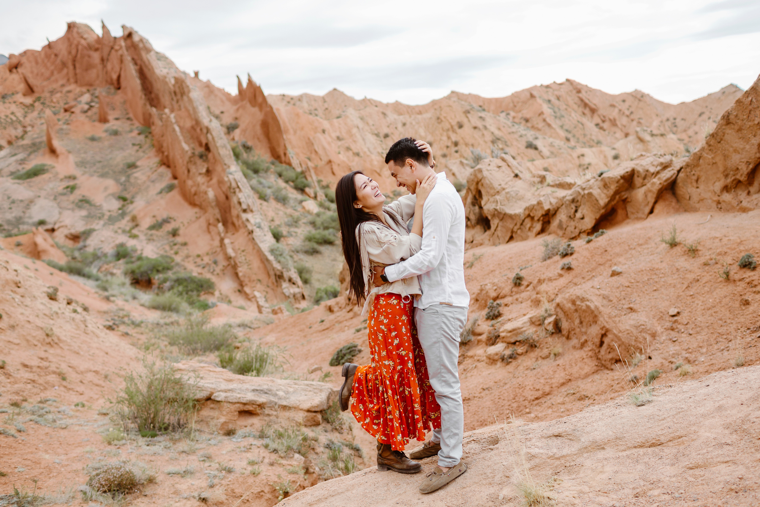 Лав стори в каньоне Сказка и на берегу Иссык-Куля. Фотограф в Бишкеке Оксана Шувалова