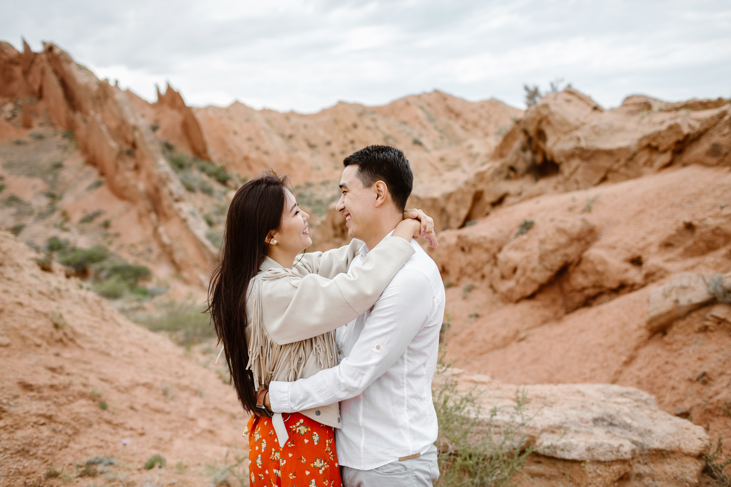 Лав стори в каньоне Сказка и на берегу Иссык-Куля. Фотограф в Бишкеке Оксана Шувалова