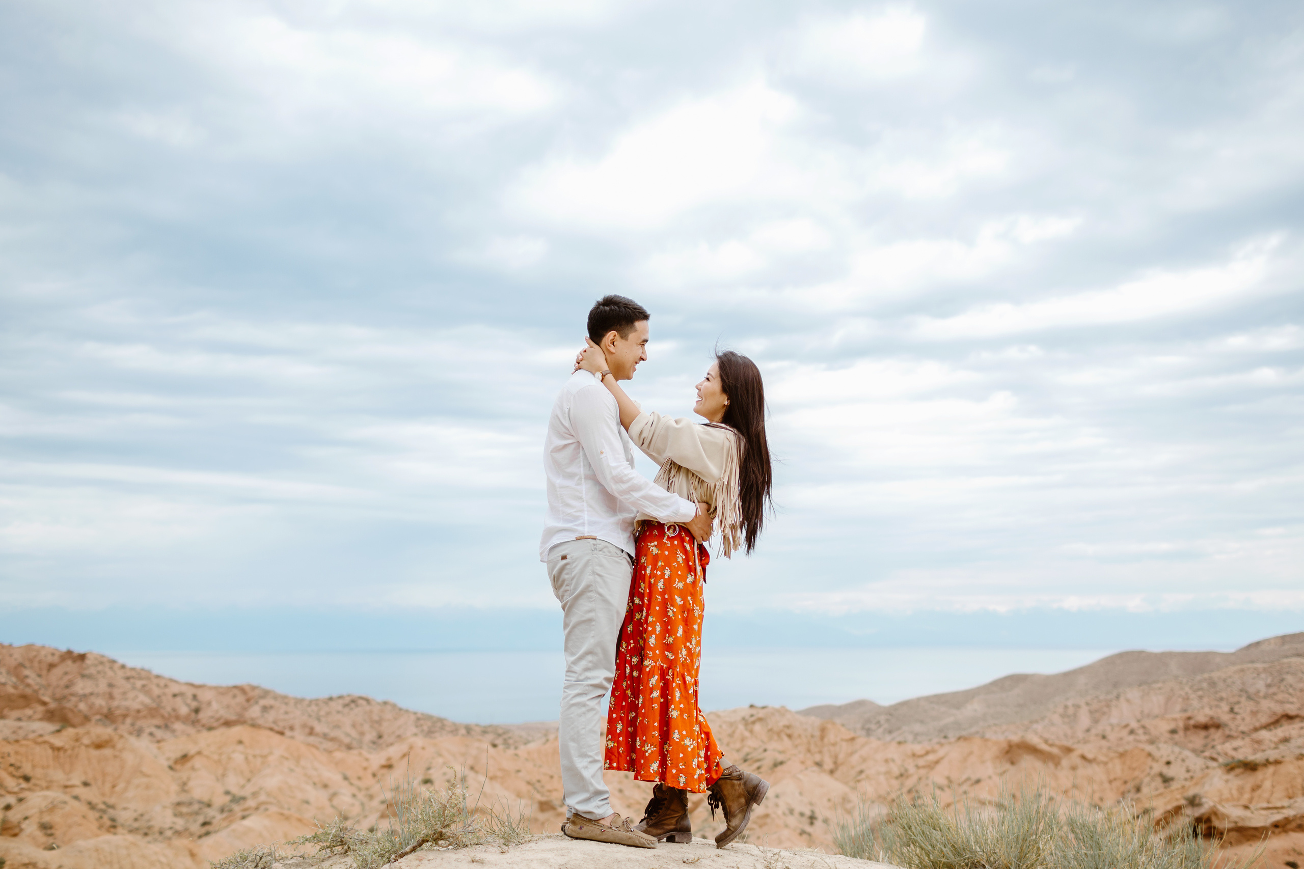 Лав стори в каньоне Сказка и на берегу Иссык-Куля. Фотограф в Бишкеке Оксана Шувалова