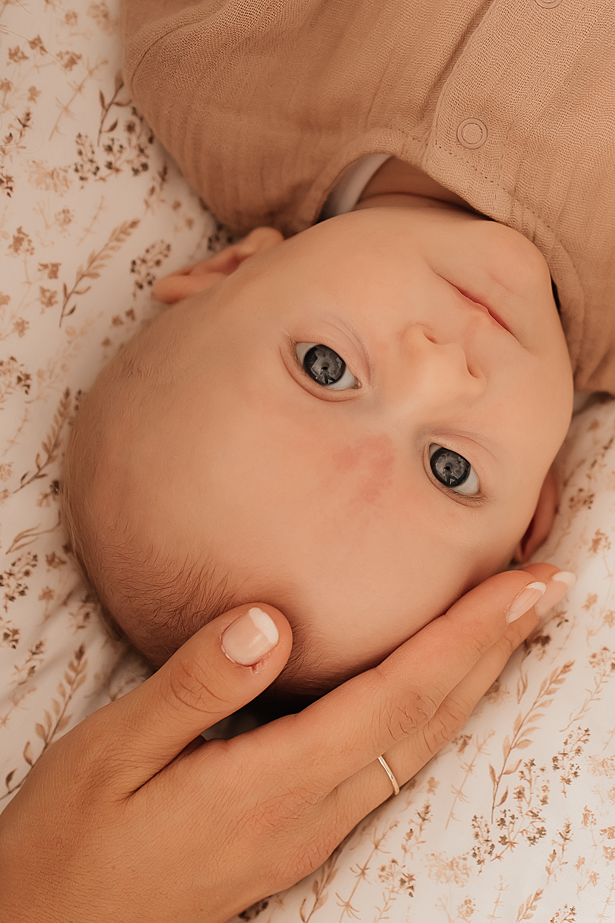 Newborn Lifestyle. Fotografin Heidenheim / Newborn, Babybauch & Familie - Nadine Schmalz