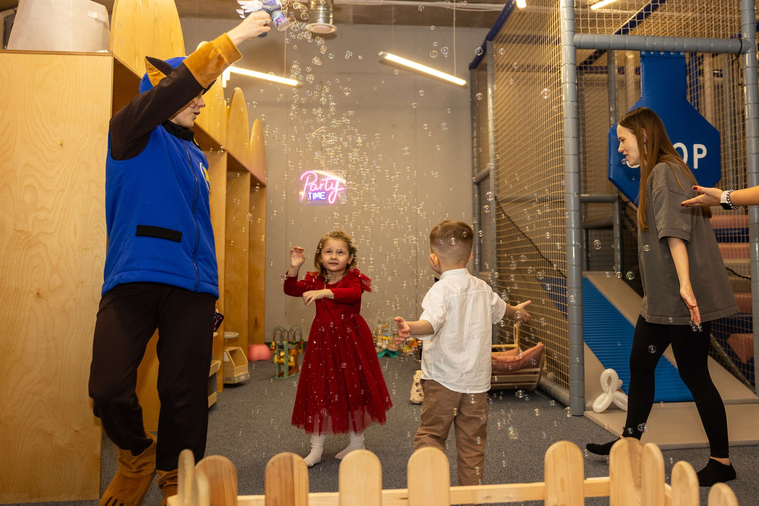 День рождения Артёма 24 января 2026 года. Семейный и детский фотограф в Варшаве Мила Бобровская