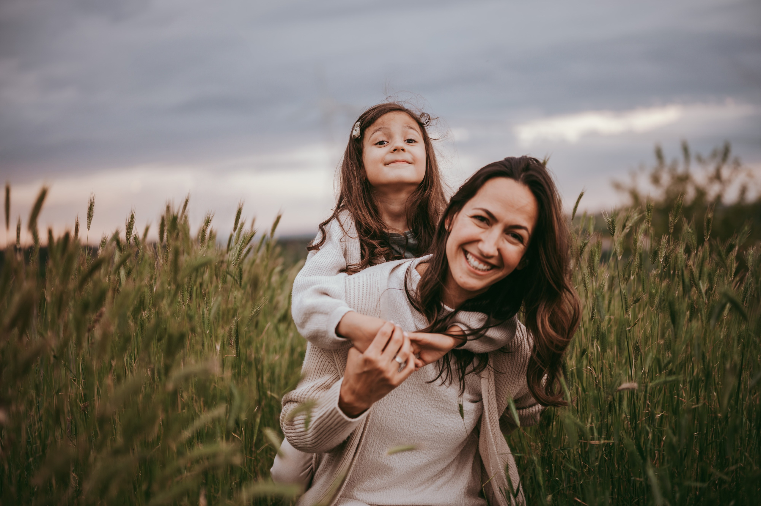 Bojana i Srna / mammy and me photosession. Deciji i porodicni fotograf u Beogradu Oksana Skendzic