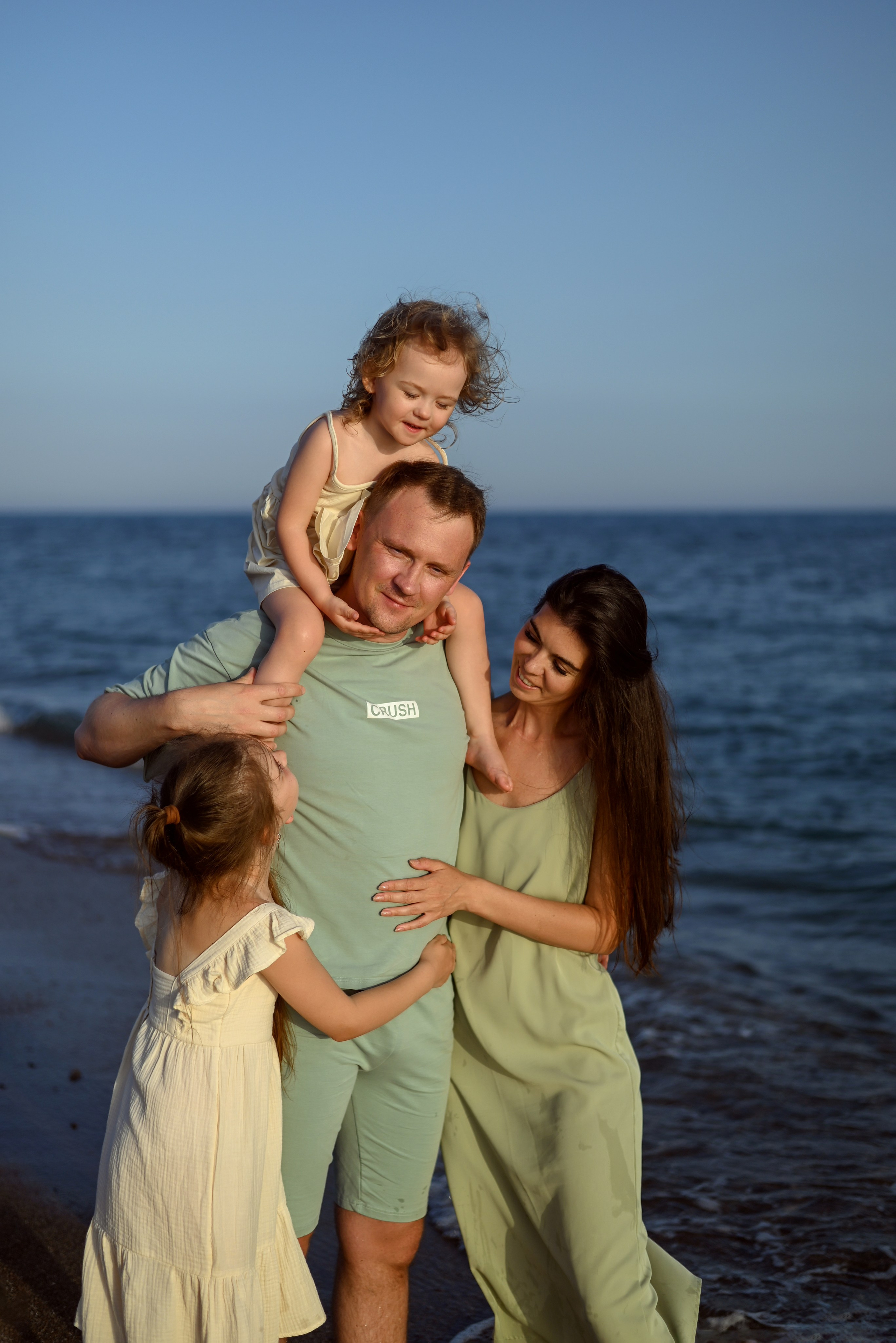 Семейная фотосессия на пляже в Белеке. Фотограф Анталия, Кемер, Белек, Сиде Дарья Кая