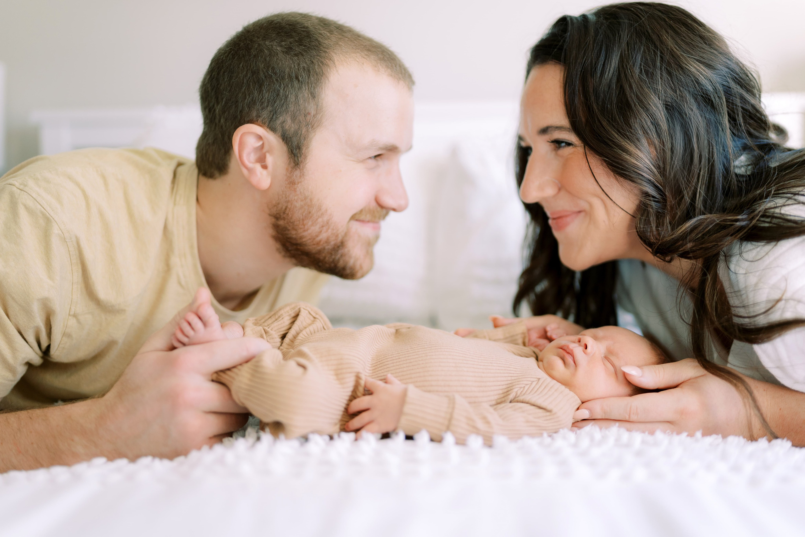 New born photoshoot at home. Anna & Entony. WA. November 2024. EVAN ARISTOV WEDDING PHOTOGRAPHY — Seattle Wedding Photographer
