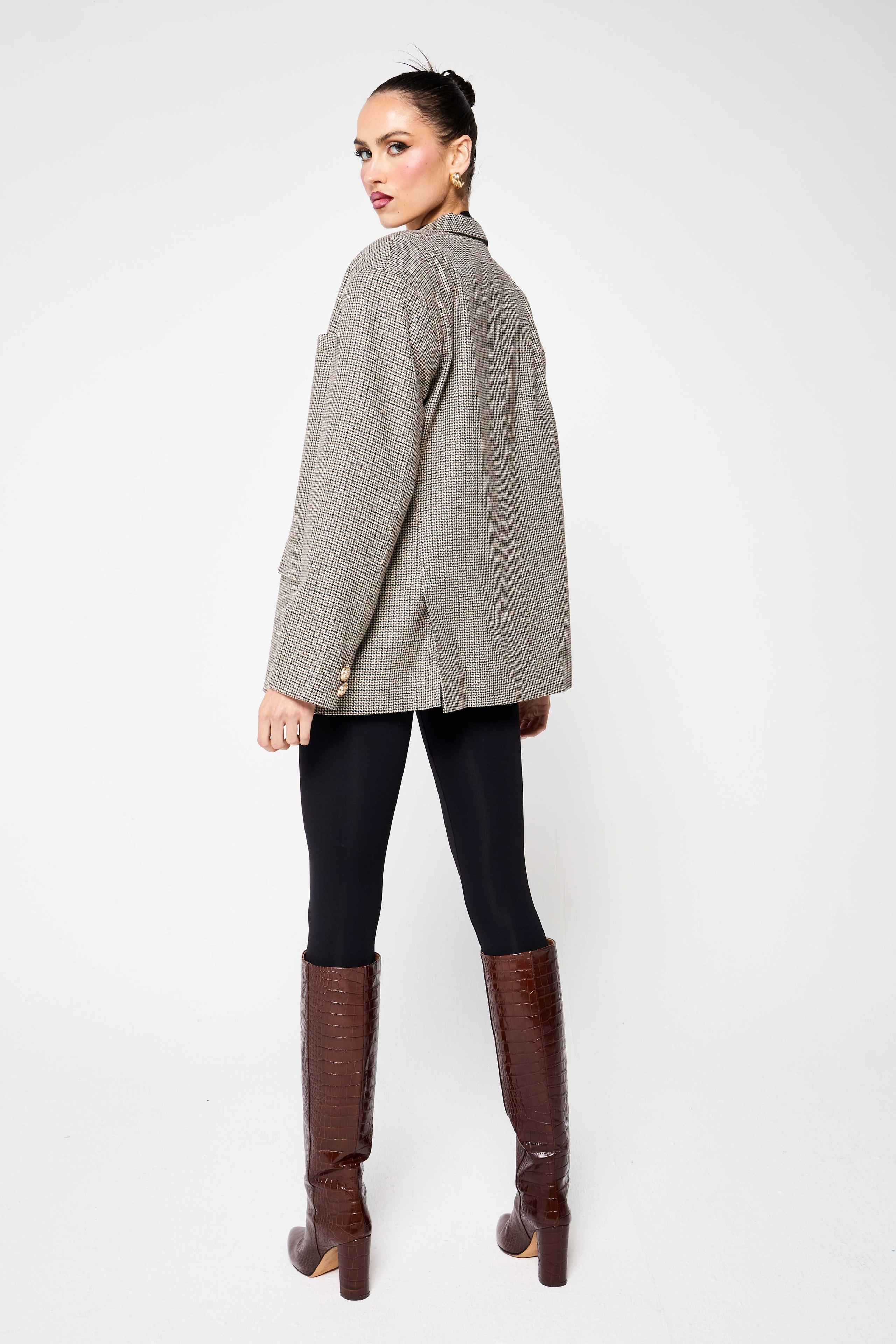 ONENESS SS24 LOOKBOOK. Spencer Danyil — Dubai Fashion Photographer