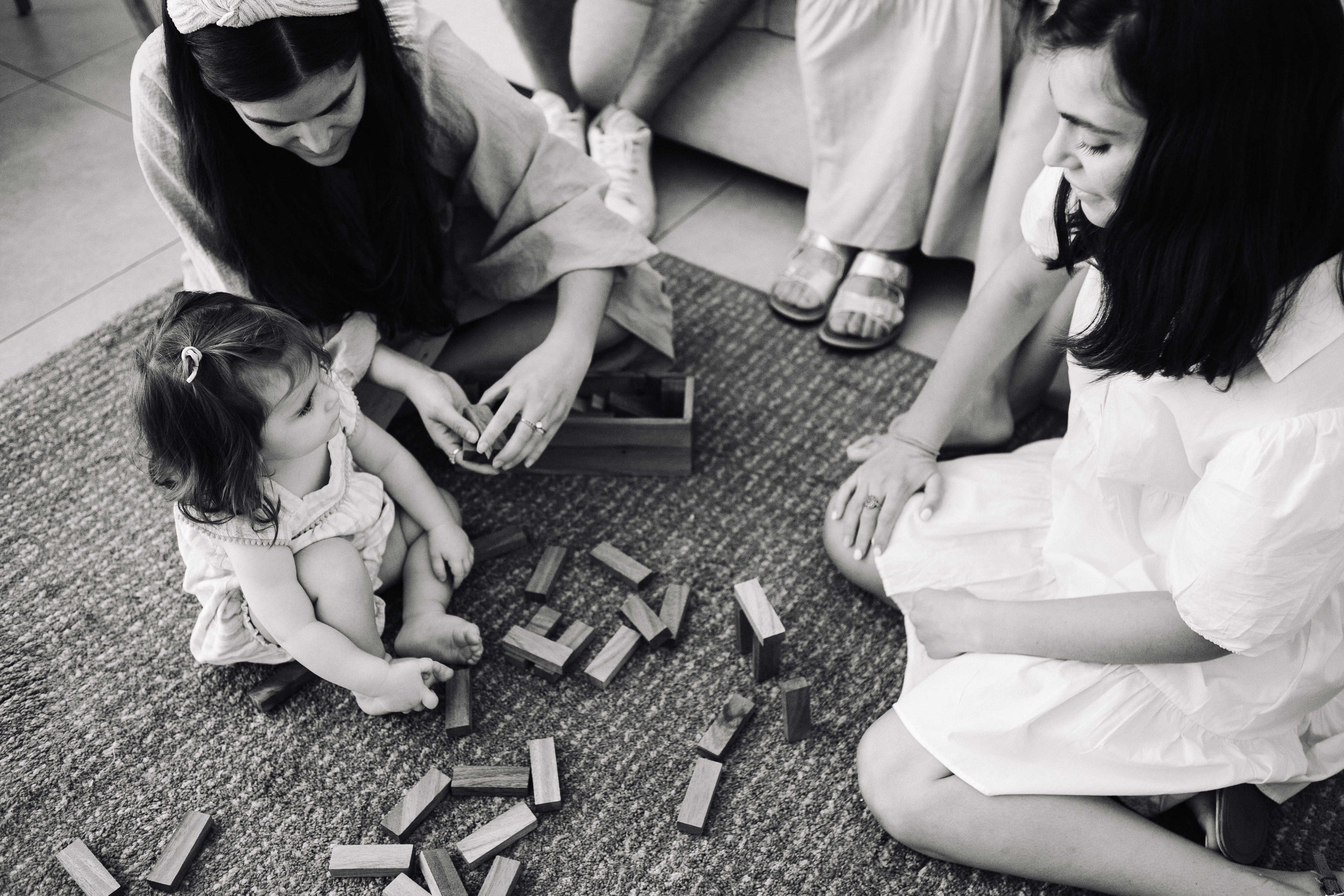 MAALE ADUMIM, HOME PHOTO SESSION + DESERT. Https://shi-photo.com/