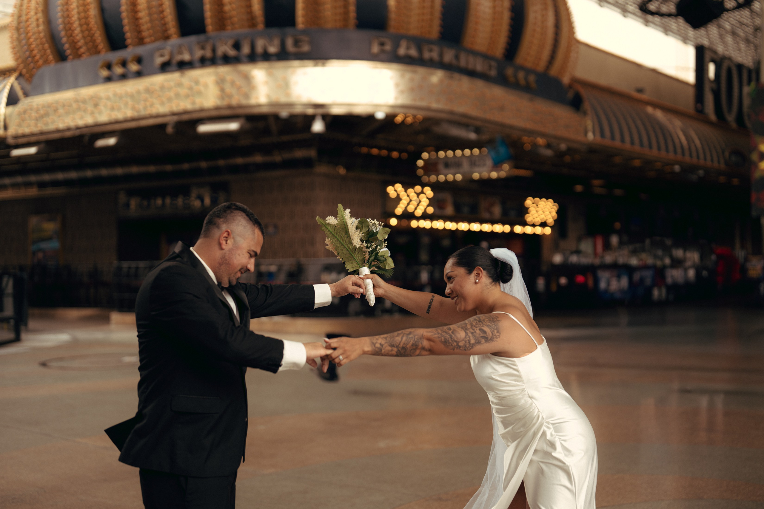 Noelani&Alex. Wedding & elopement photographer Viktoriya Kravtsov. Las Vegas