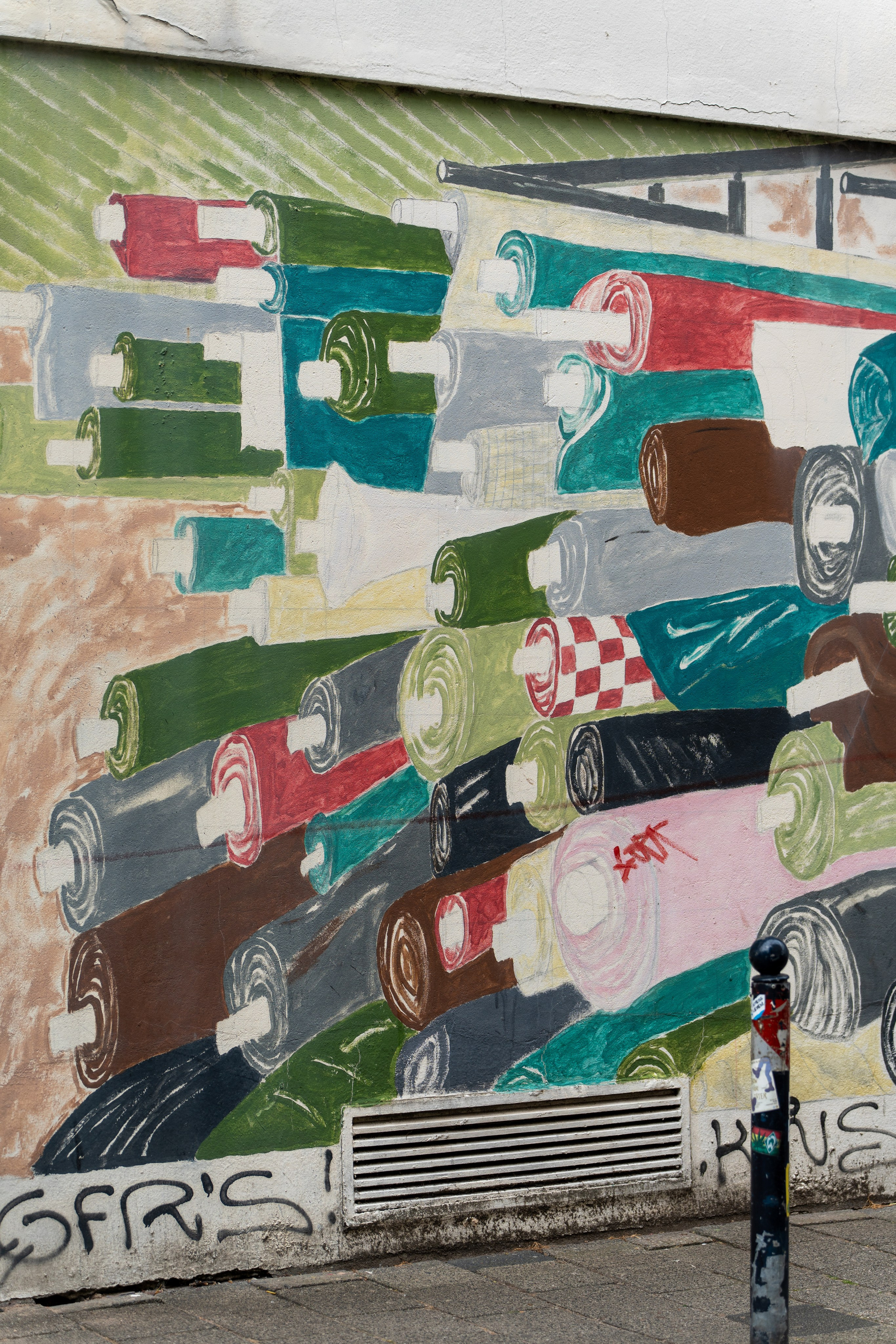 A little bit of street in Bremen #1. URBANSTREETFILES.ART