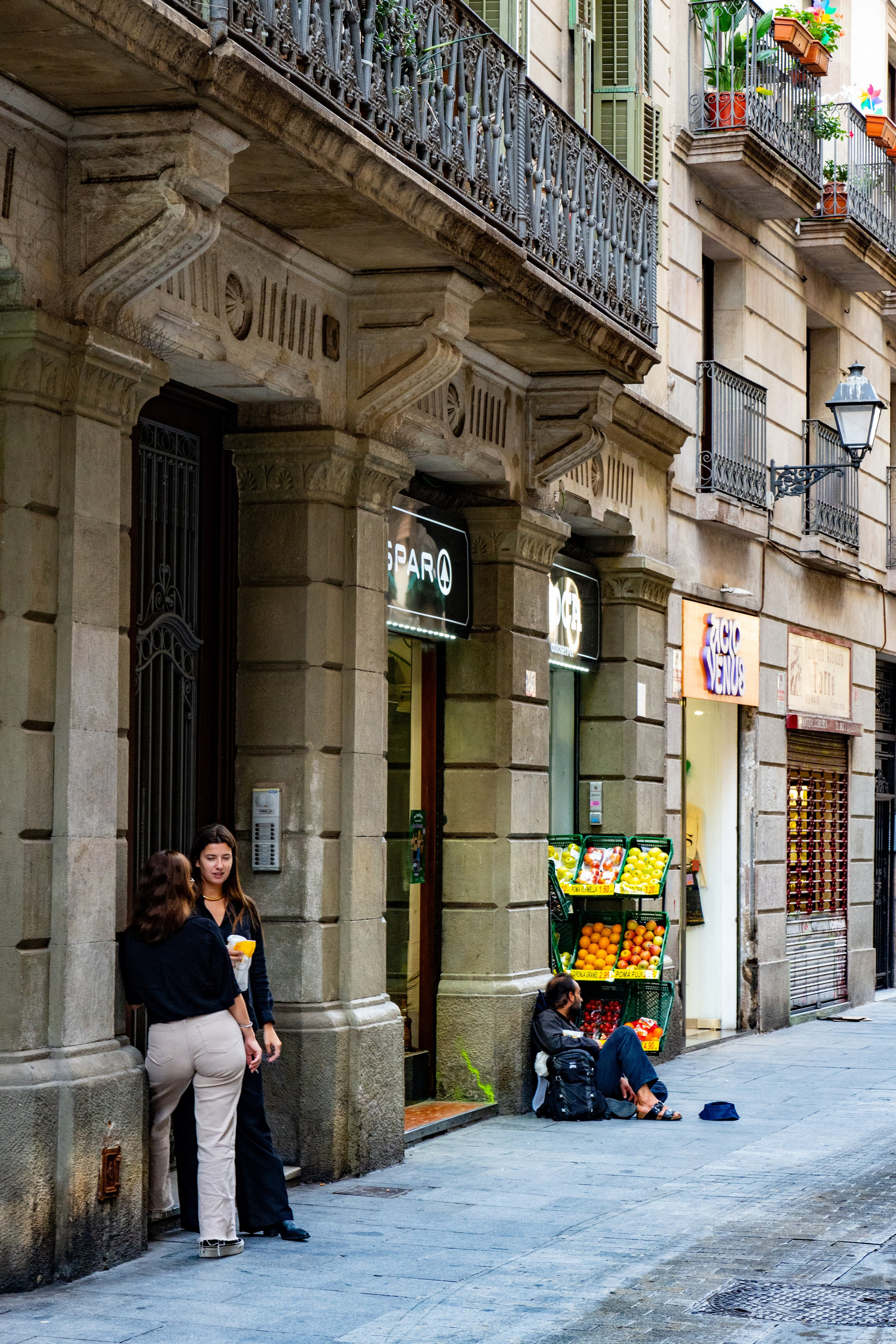 Throwback #5 / Streets of Barcelona (October 2023). URBANSTREETFILES.ART