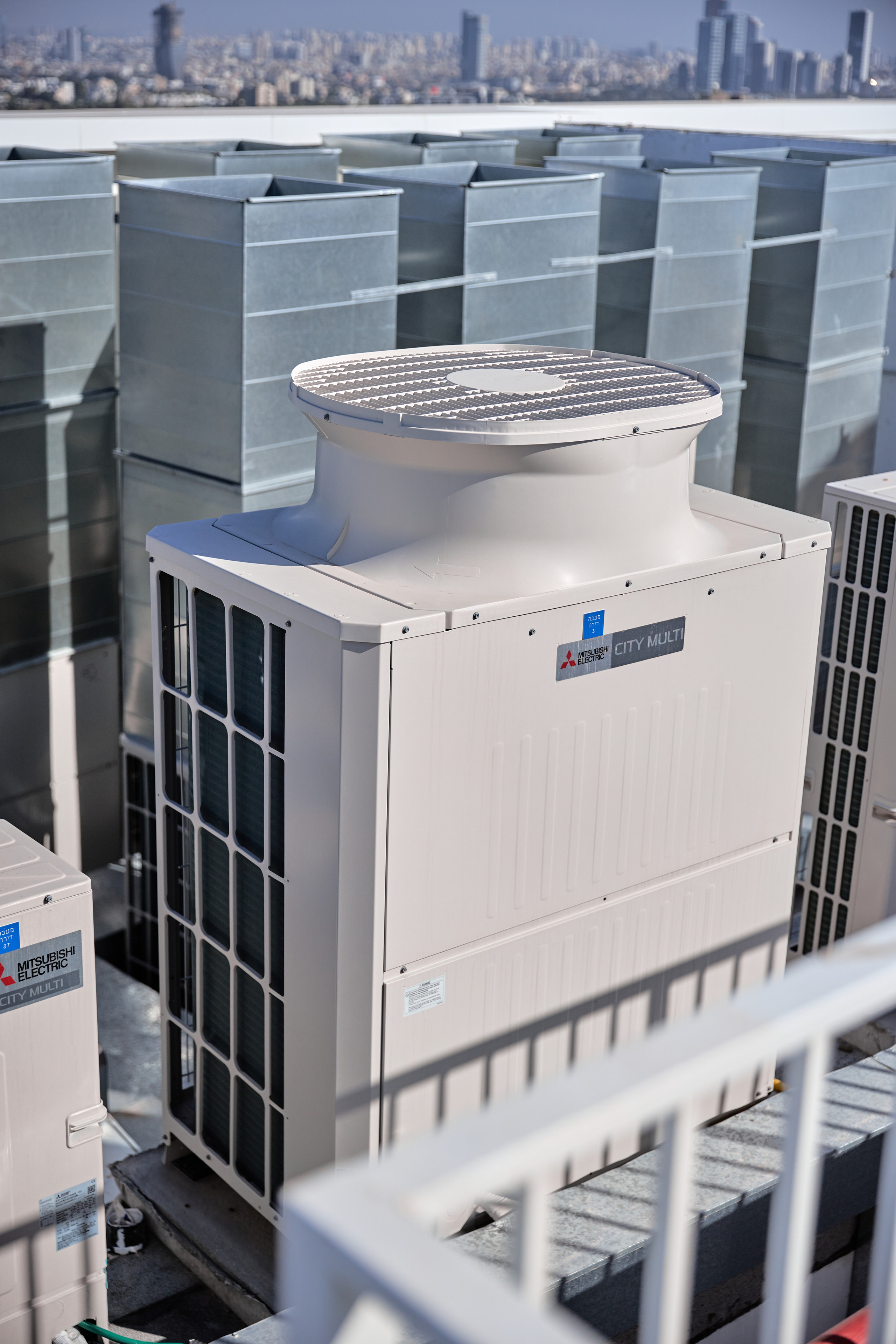 MITSUBISHI ELECTRO & CREATIV PEOPLE. צילום ווידאו לעיצוב פנים ואדריכלות