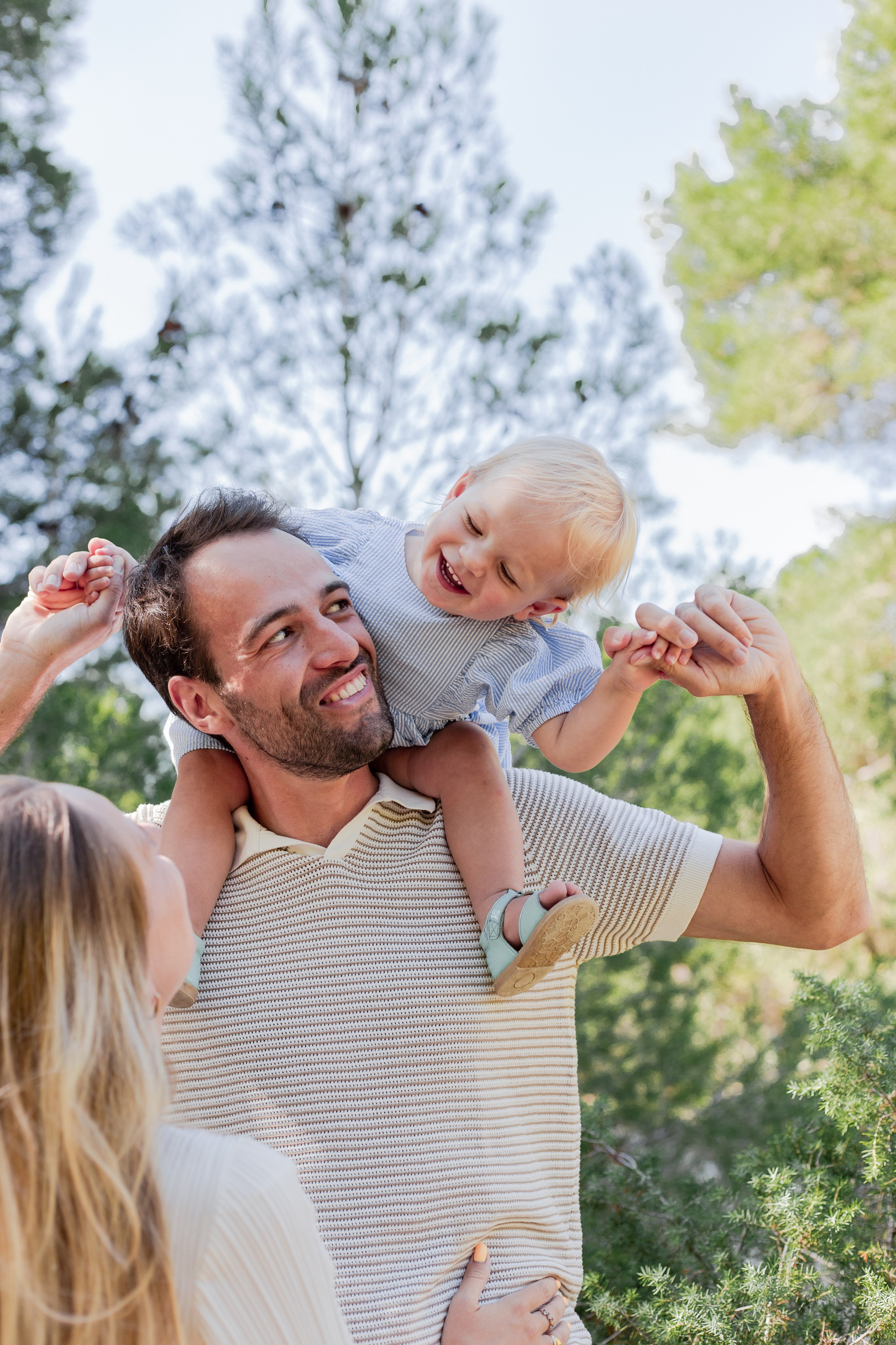 Elise et sa famille. Studio photo « Partage ton bonheur » – Photographe famille près de Châtellerault, Poitiers et Tours
