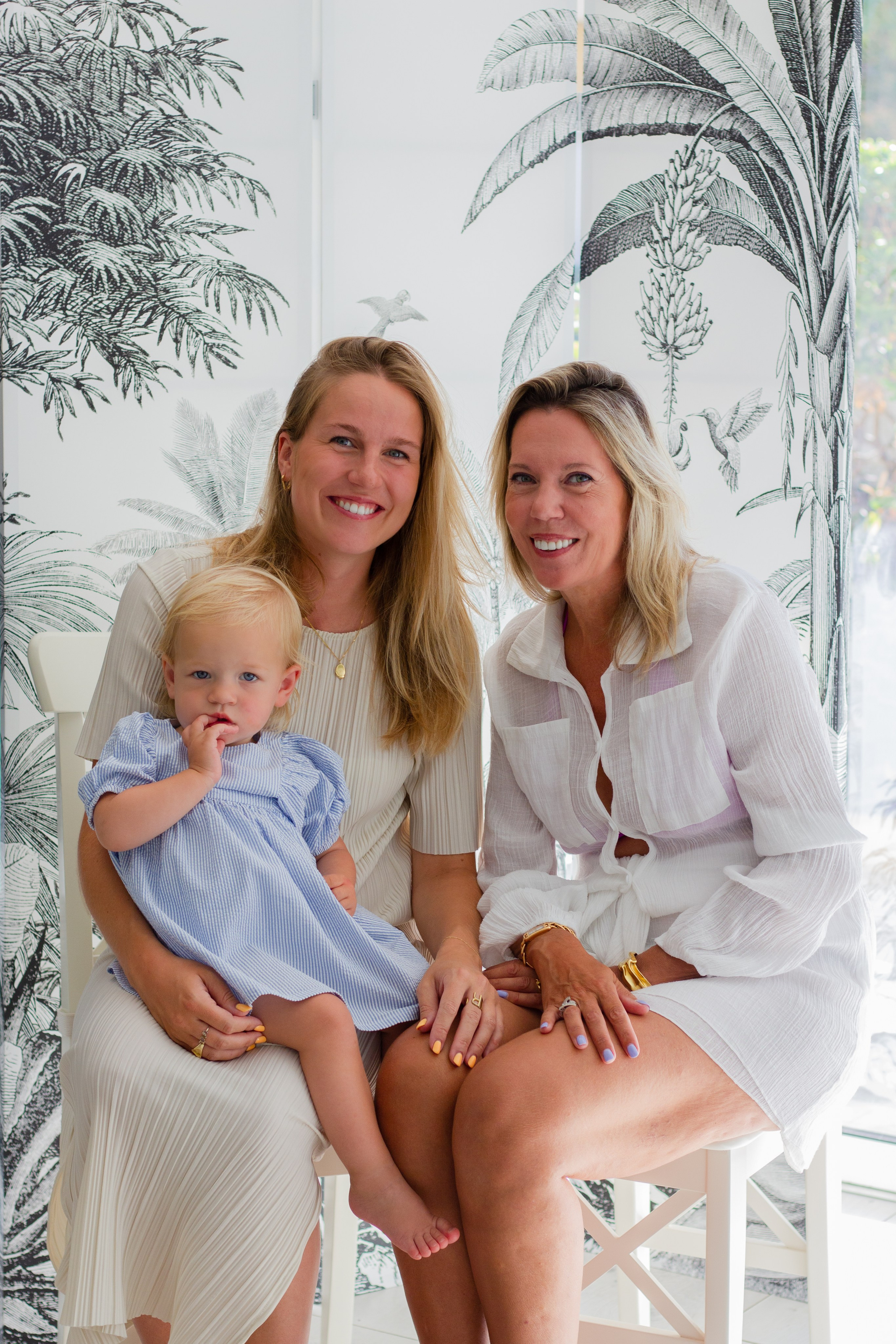 Elise et sa famille. Studio photo « Partage ton bonheur » – Photographe famille près de Châtellerault, Poitiers et Tours