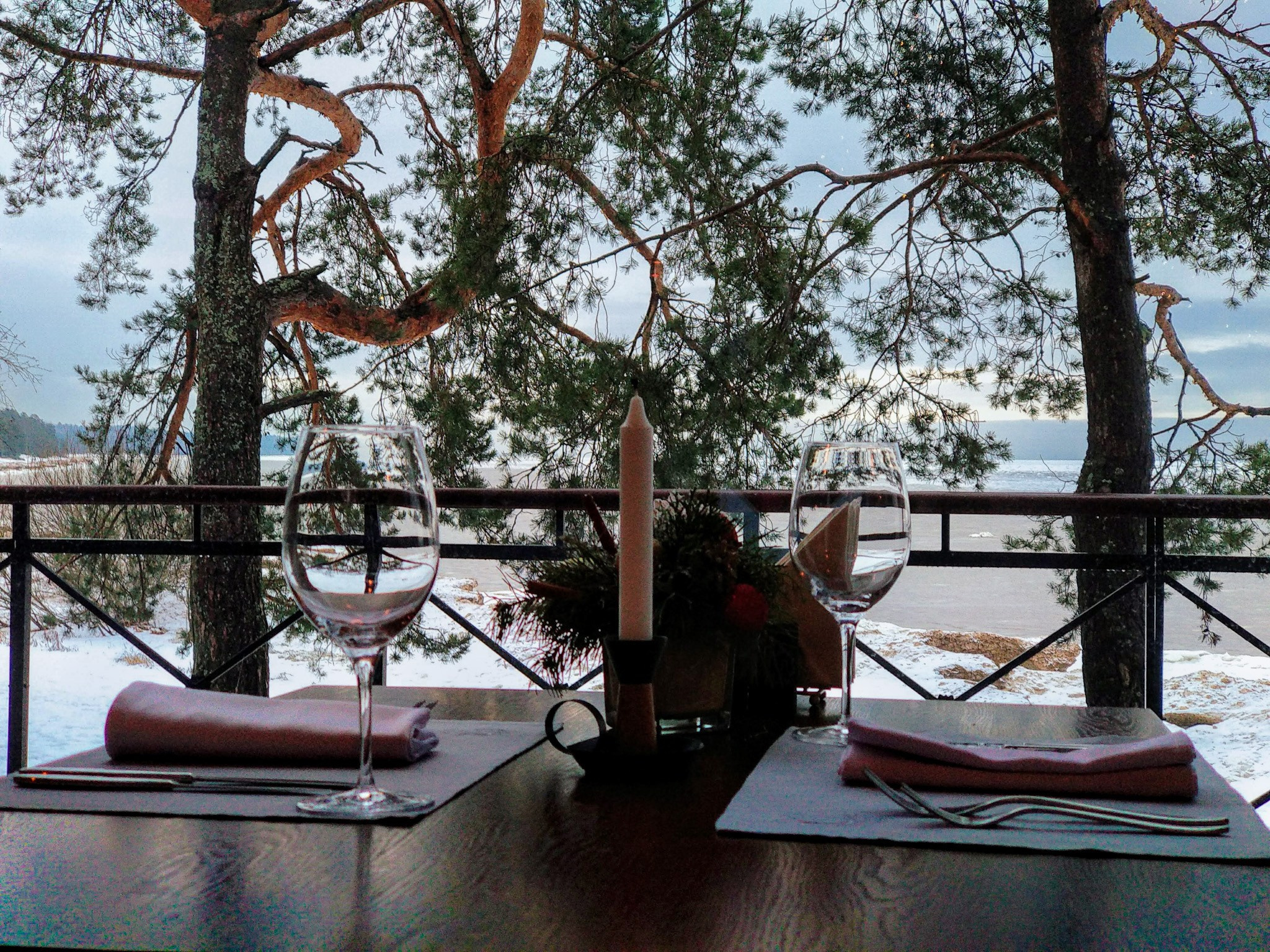 MOBILE PHOTO. UNRATED PHOTO