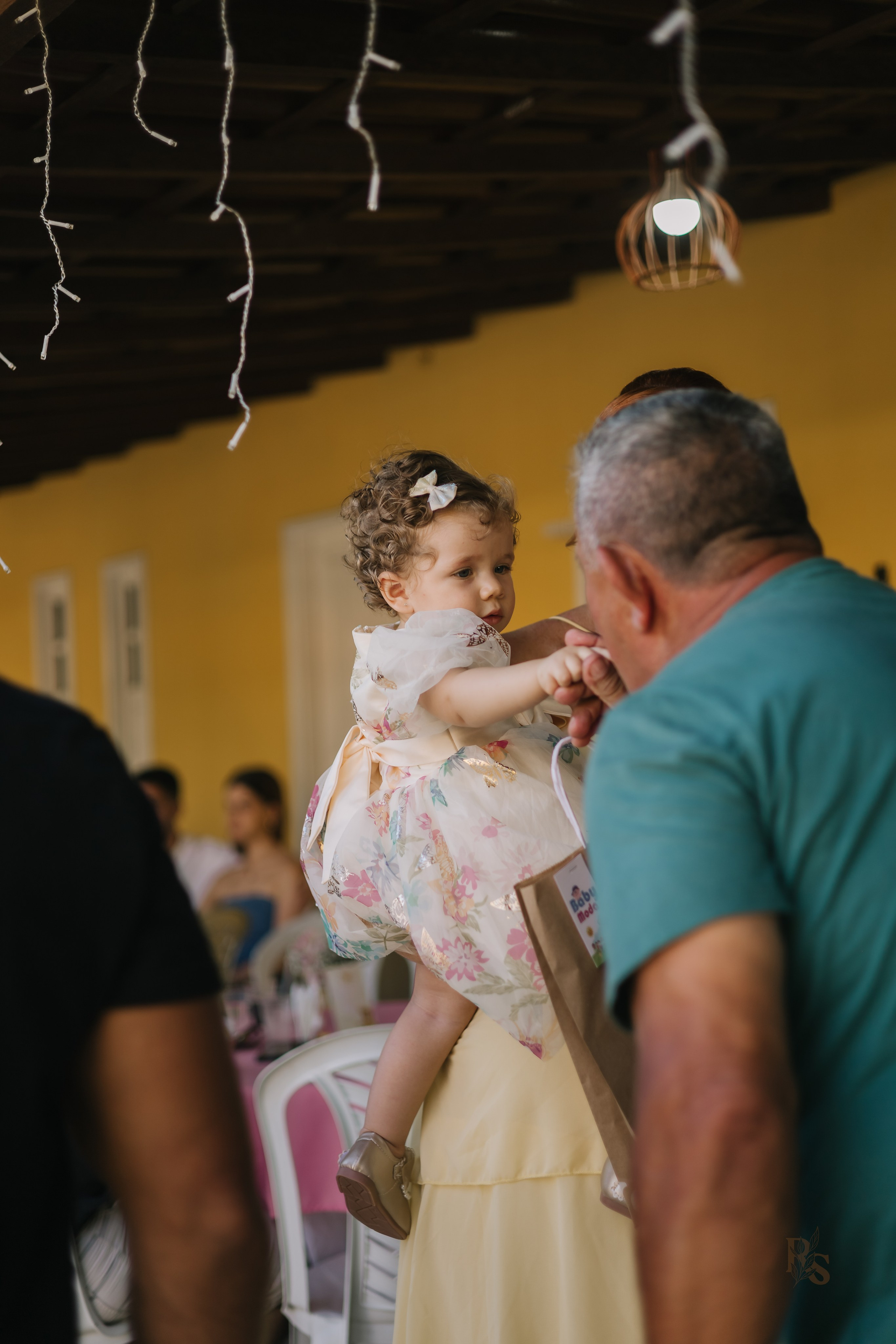 Aurora — 1 ano. Fotógrafo Richard Silvestre — Casamentos na Bahia
