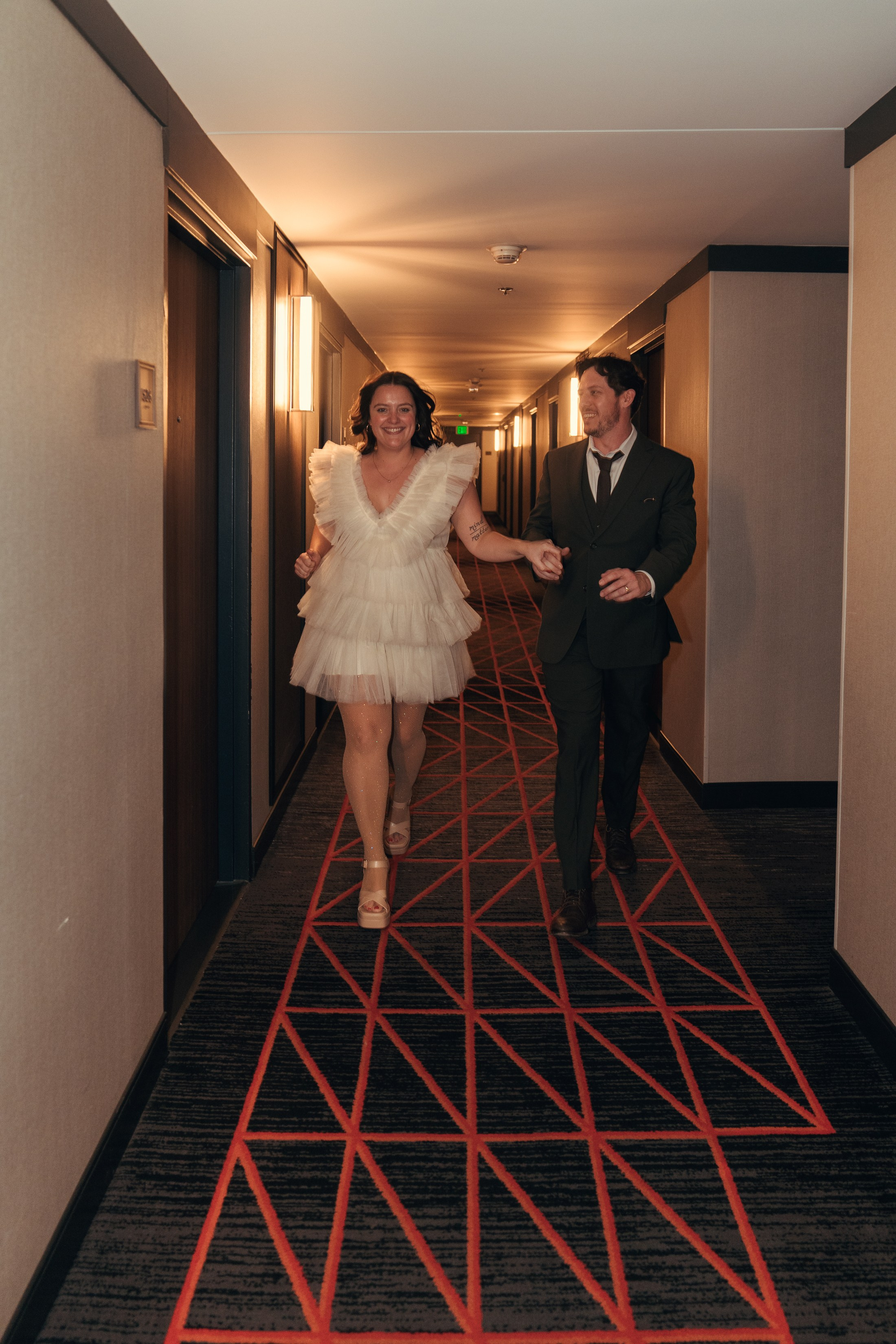 Grace&Jesse. Wedding & elopement photographer Viktoriya Kravtsov. Las Vegas