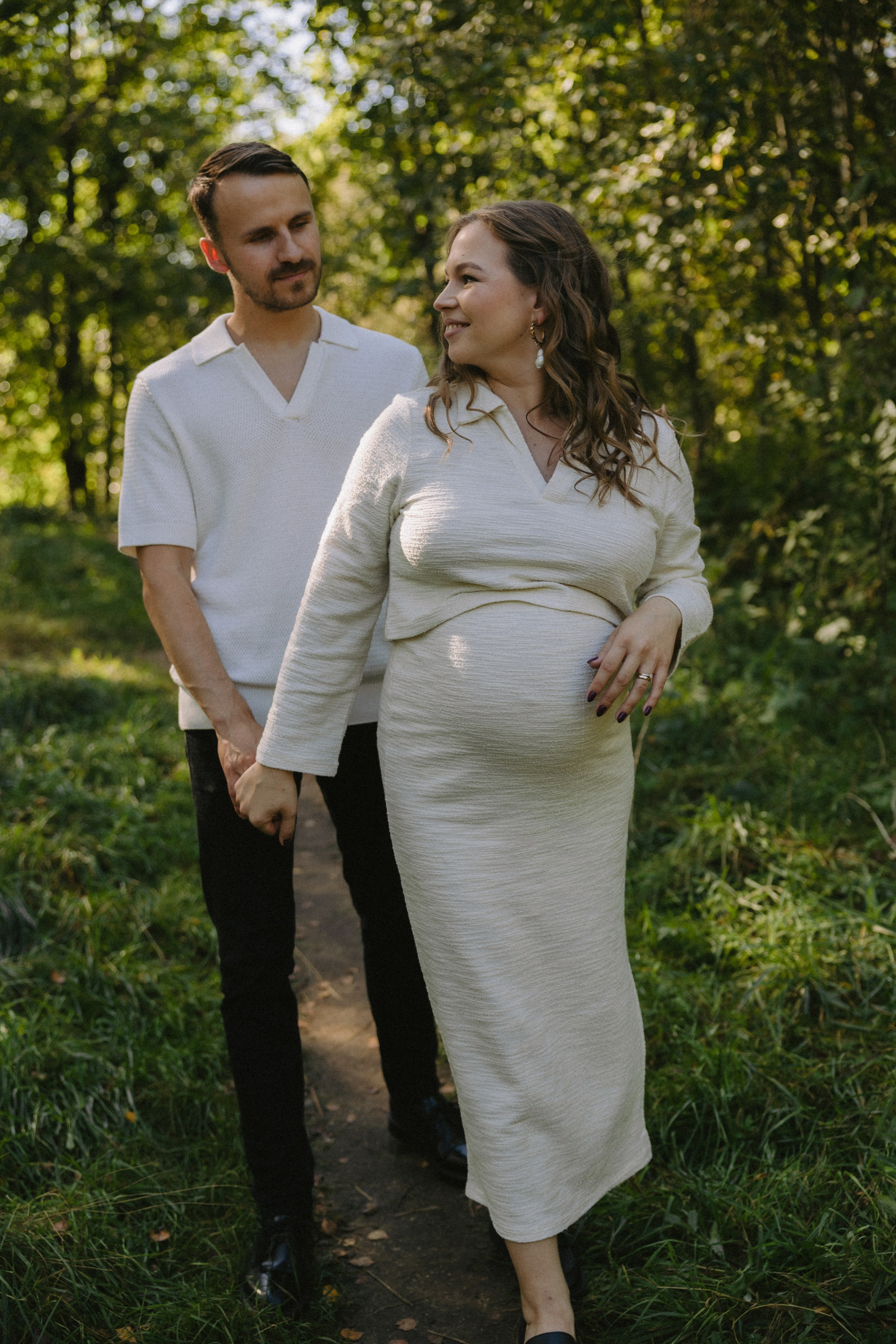 Sigita ir Artūras | Pabėgimas į gamtą ir aštrūs šešėliai. Vestuvių ir šeimų fotografė Lena Bondarenko / belove photo