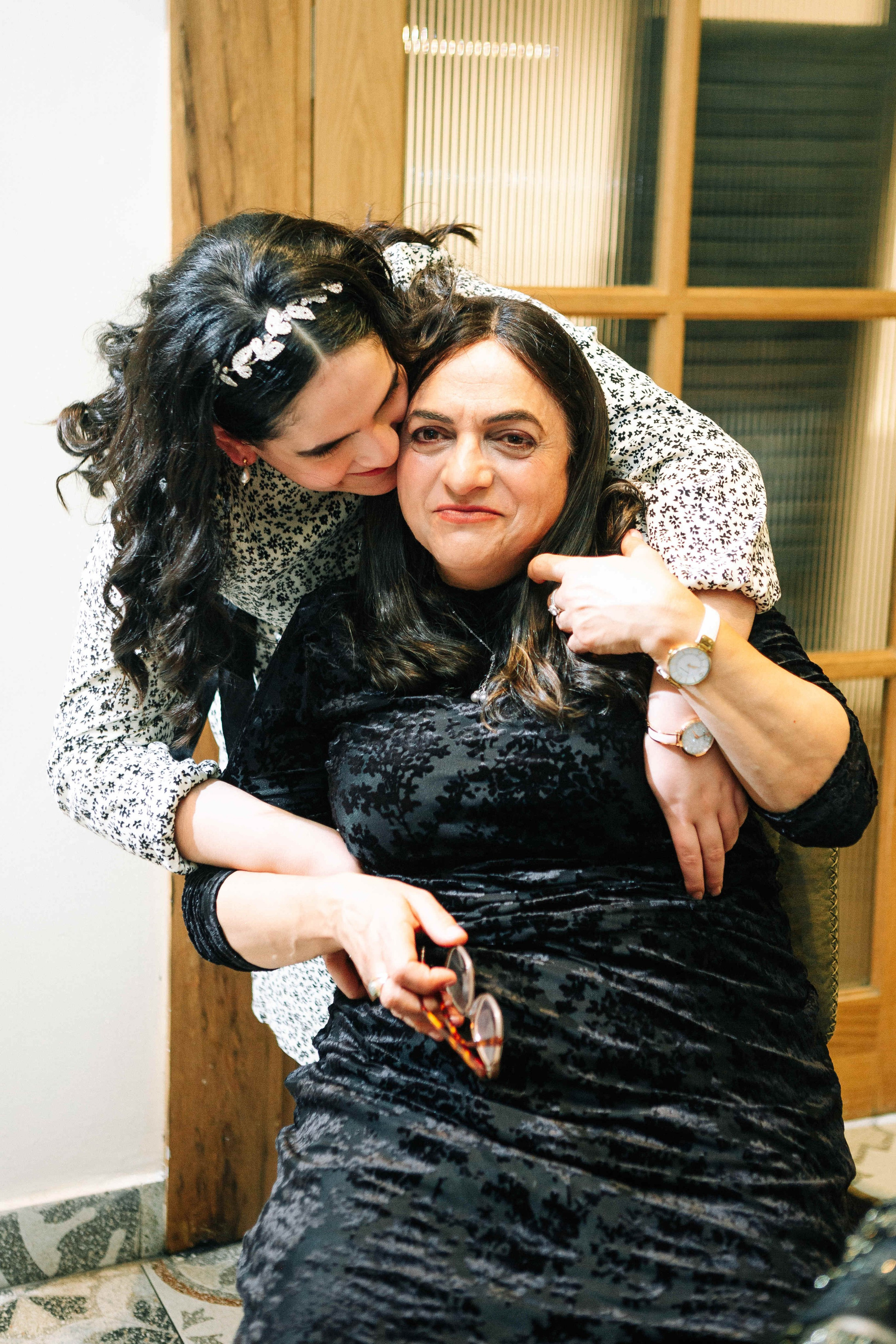 PARTY IN A RESTAURANT WITH THE WHOLE FAMILY. Https://shi-photo.com/