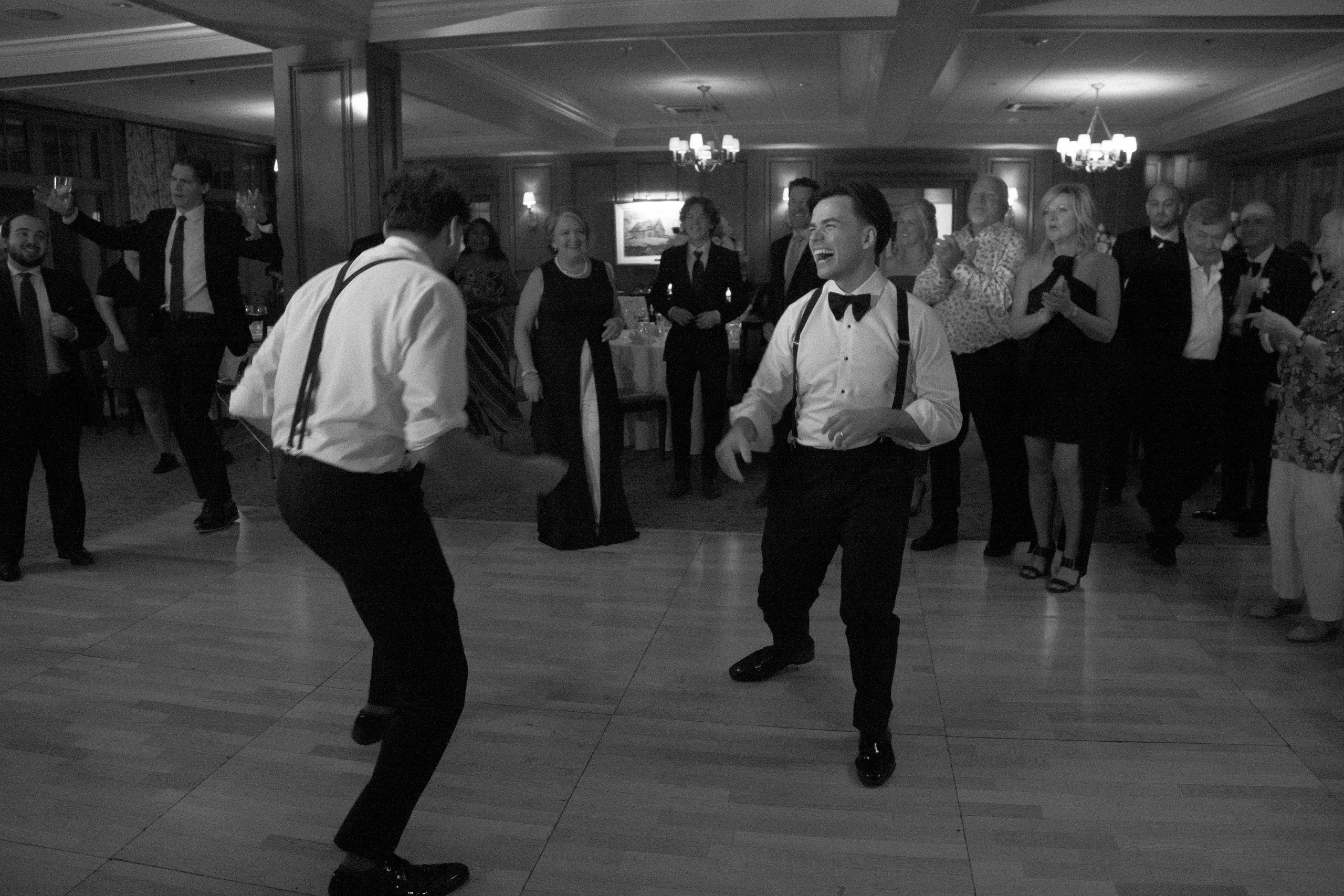 Wedding of Cassandra and Loïc in Beaconsfield, Montreal. Wedding and Family Photography Montreal Muriel Oe Photo