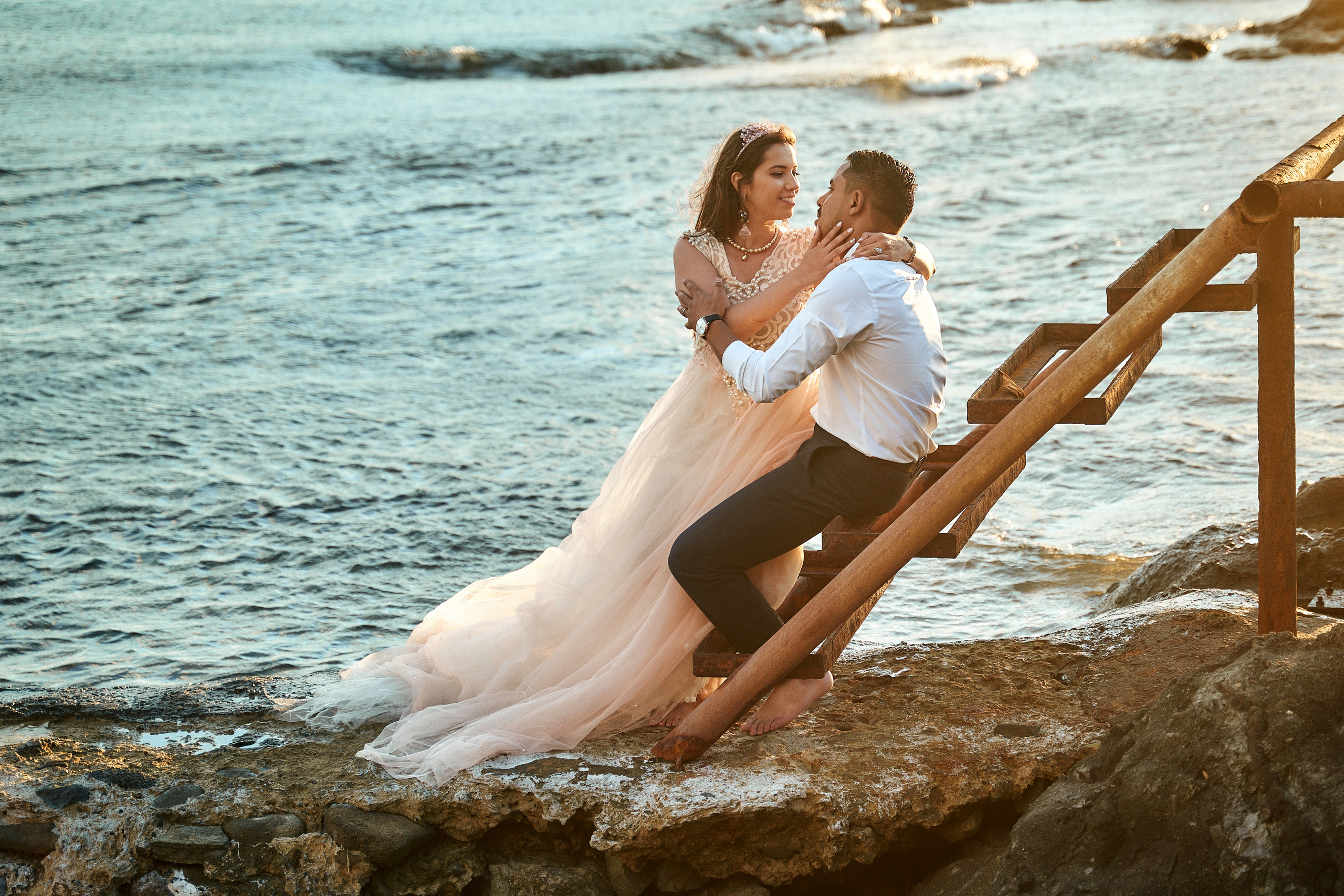 Фотосессия Love Story в Стамбуле. Фотограф в Стамбуле Анатолий. Лайфстайл фотограф в Стамбуле Анатолий. Фотосессии на крышах с чайками
