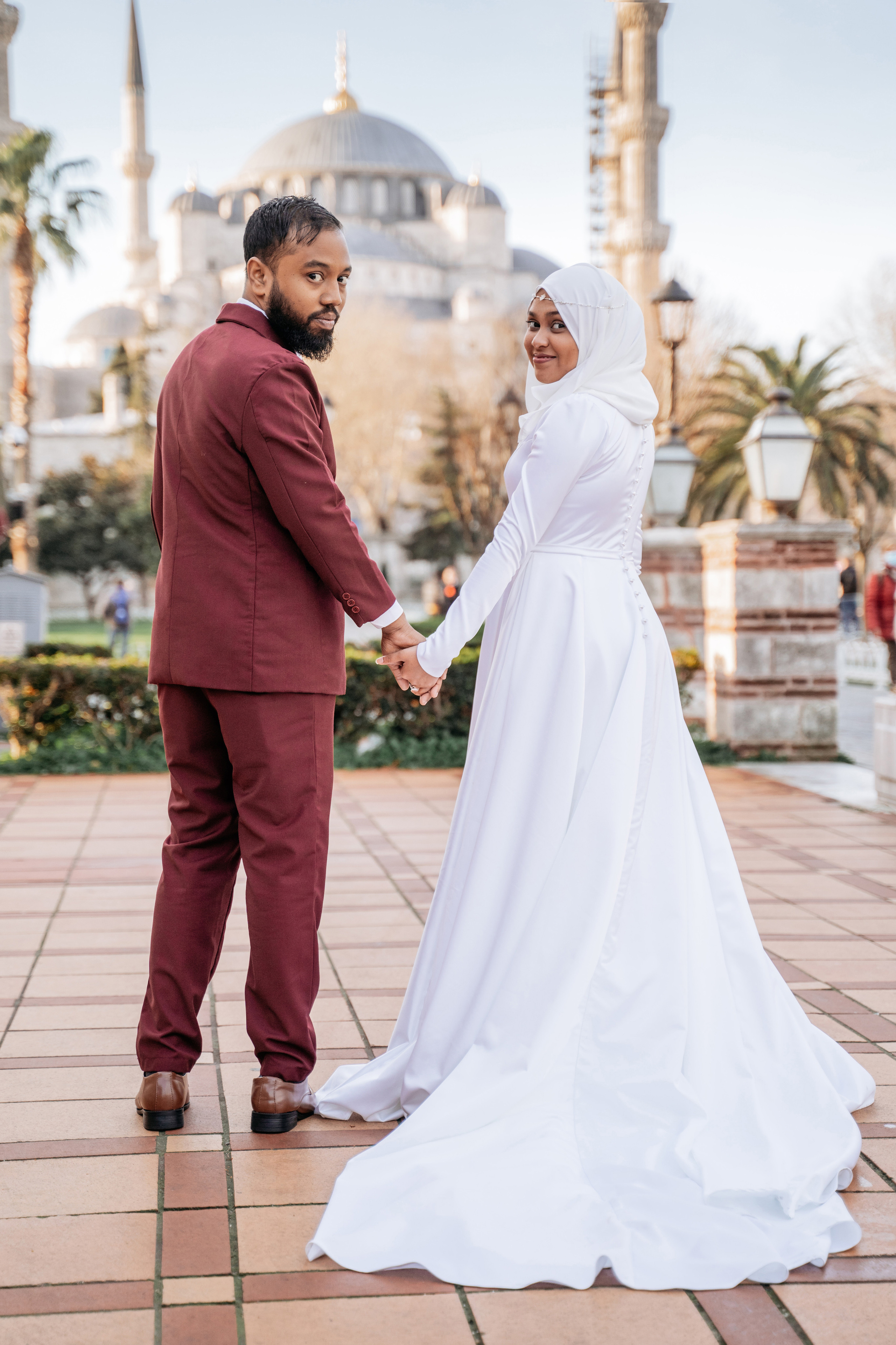 Свадебные фотосессии в Стамбуле. Wedding, family and lifestyle photographer Anatoly. Photo sessions on rooftops with seagulls. Istanbul