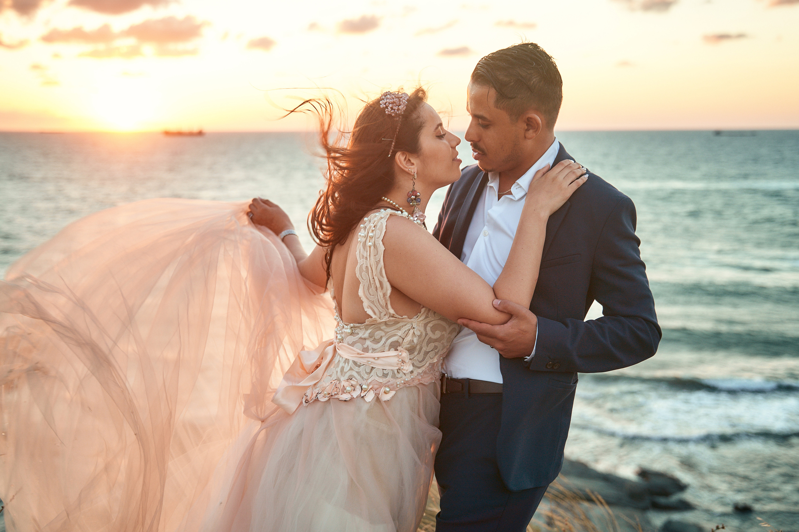 Фотосессия Love Story в Стамбуле. Фотограф в Стамбуле Анатолий. Лайфстайл фотограф в Стамбуле Анатолий. Фотосессии на крышах с чайками