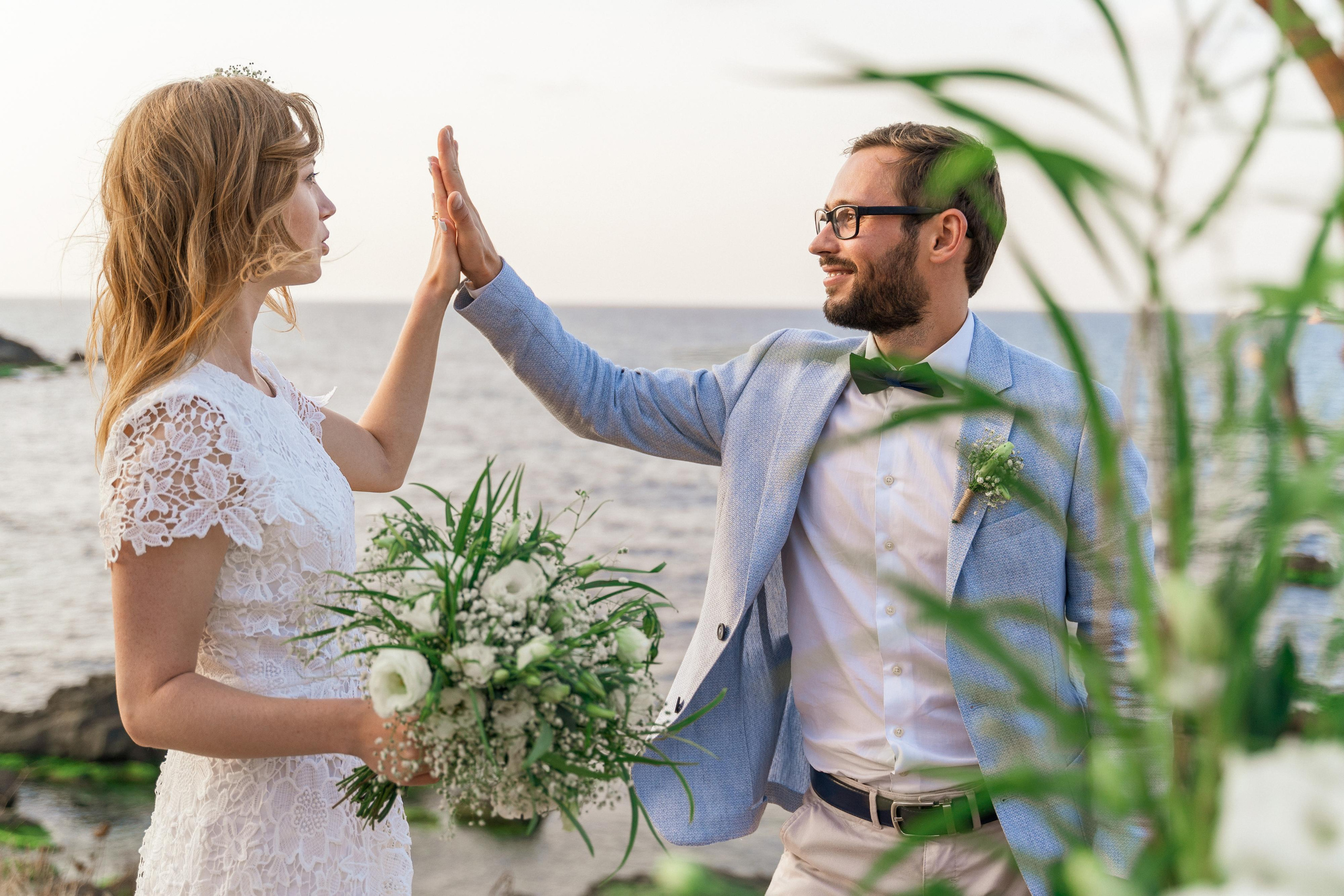 Свадебные фотосессии в Стамбуле. Wedding, family and lifestyle photographer Anatoly. Photo sessions on rooftops with seagulls. Istanbul
