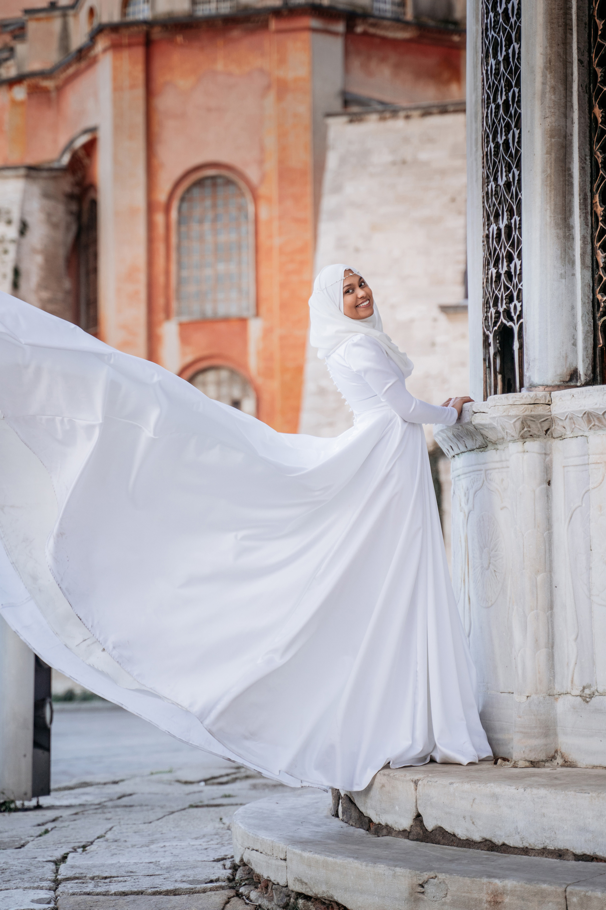 Свадебные фотосессии в Стамбуле. Wedding, family and lifestyle photographer Anatoly. Photo sessions on rooftops with seagulls. Istanbul