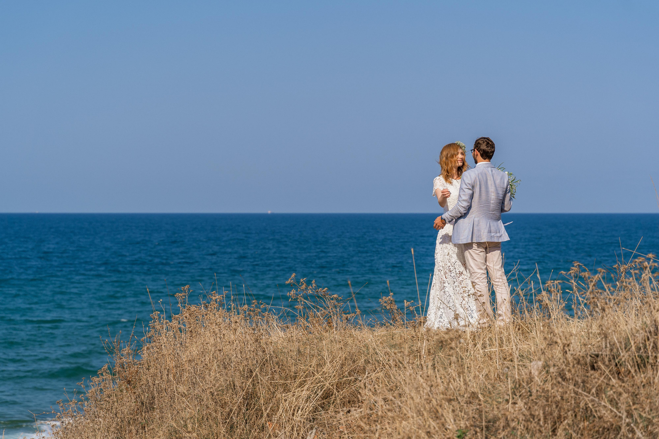 Свадебные фотосессии в Стамбуле. Wedding, family and lifestyle photographer Anatoly. Photo sessions on rooftops with seagulls. Istanbul
