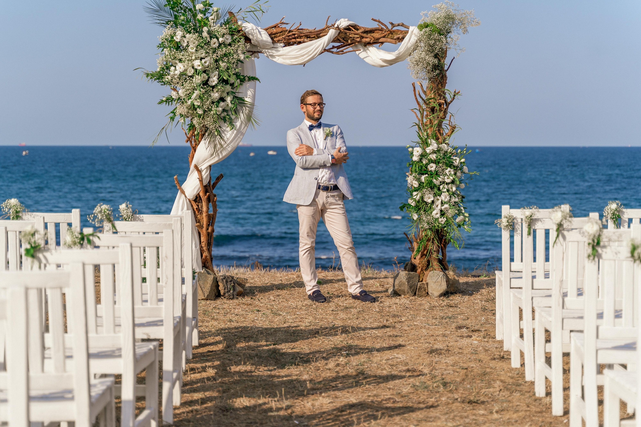 Свадебные фотосессии в Стамбуле. Wedding, family and lifestyle photographer Anatoly. Photo sessions on rooftops with seagulls. Istanbul