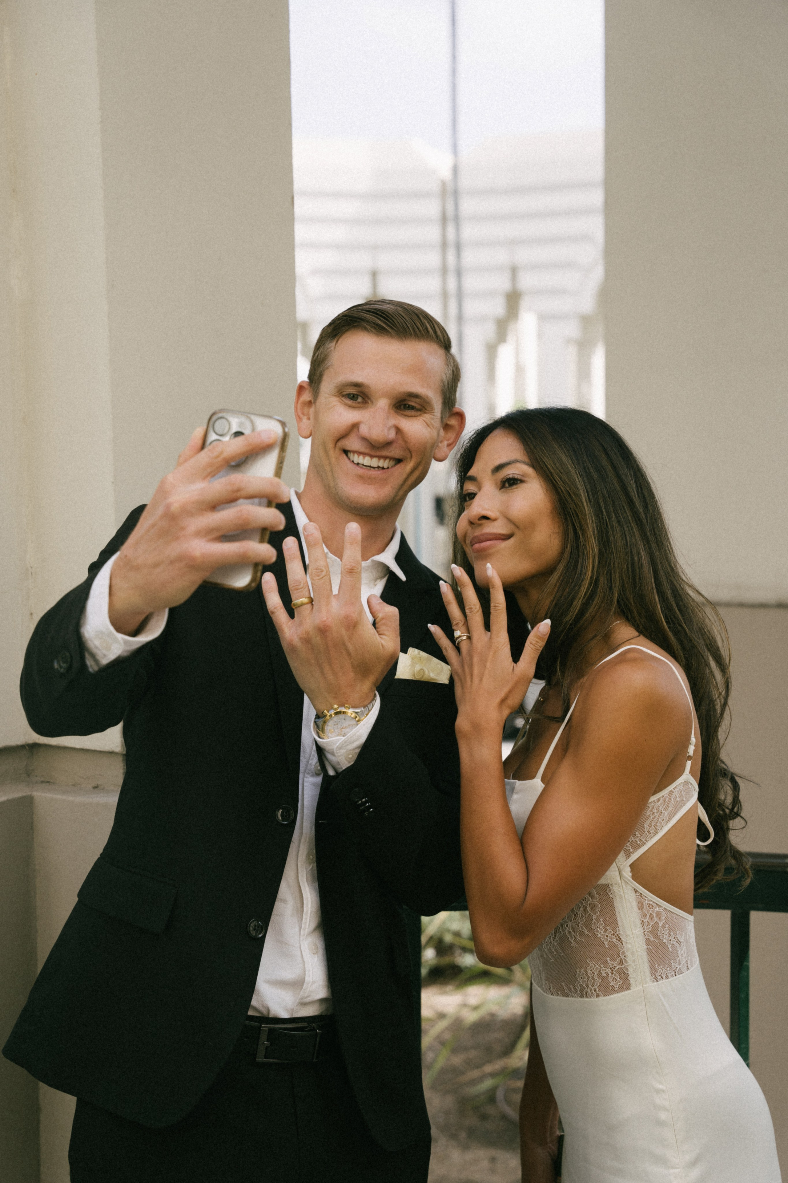 Beverly Hills Courthouse Wedding. Beverly Hill Elopement. Small Wedding in Beverly Hills. Civil Wedding  Civil Wedding in Beverly Hills. Elopement in Beverly Hills