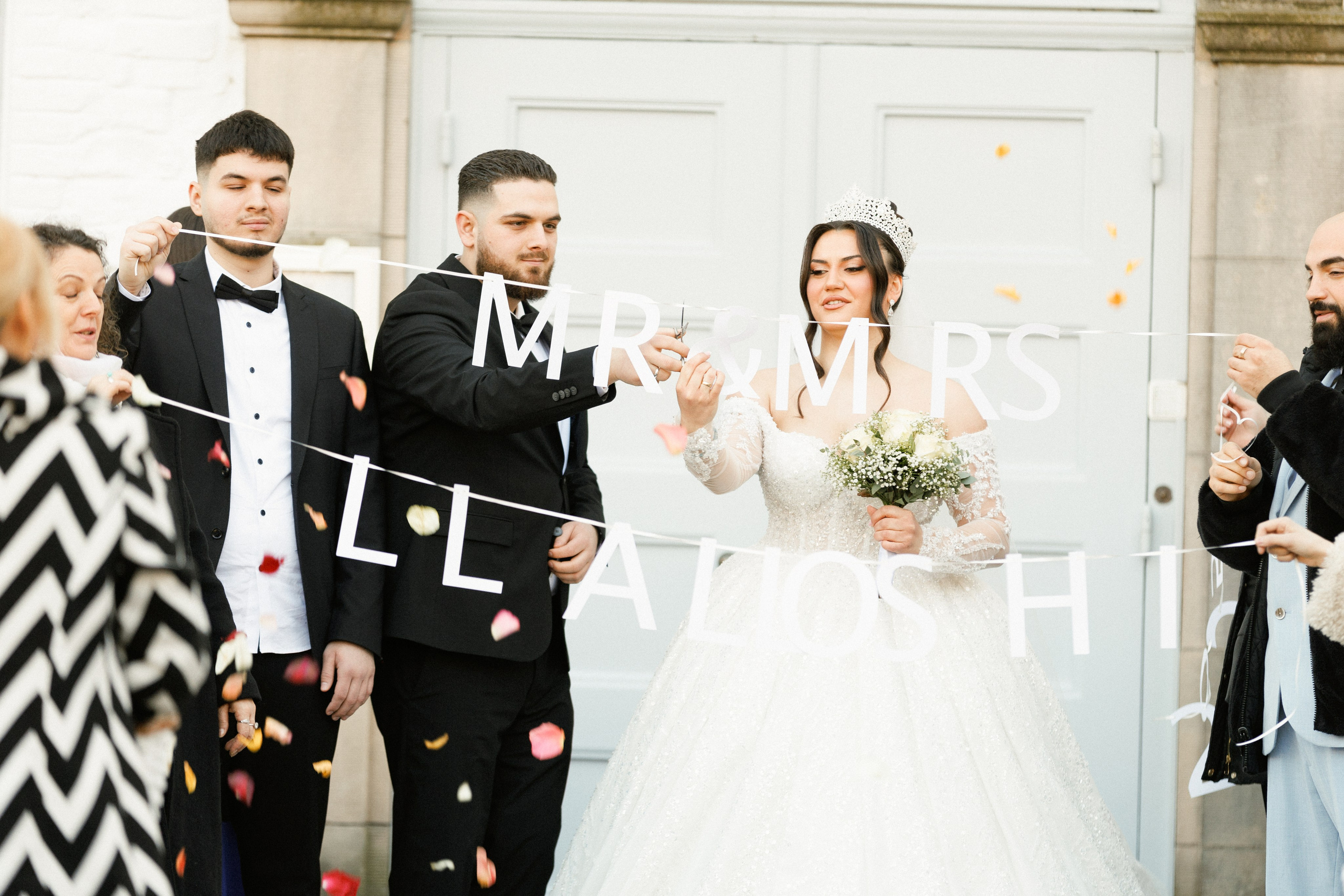 Winterhochzeit im Schloss Ahrensburg | Märchenhafte Romantik in Schleswig-Holstein. Hochzeitsfotograf und Hochzeitsvideograf aus Hamburg | Roka21Film