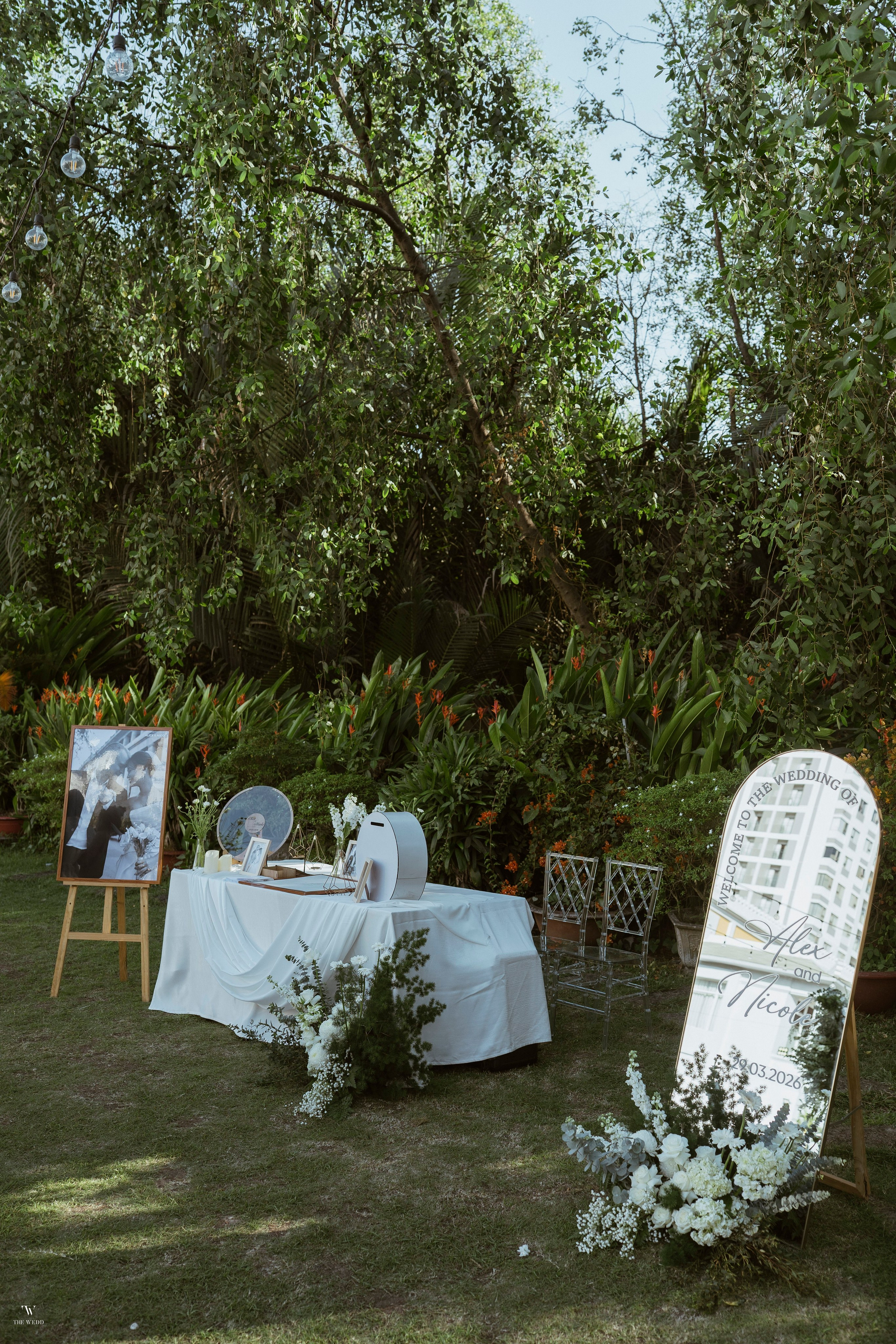 ALEX & NICOLE. WEDDING PHOTOGRAPHER IN VIETNAM