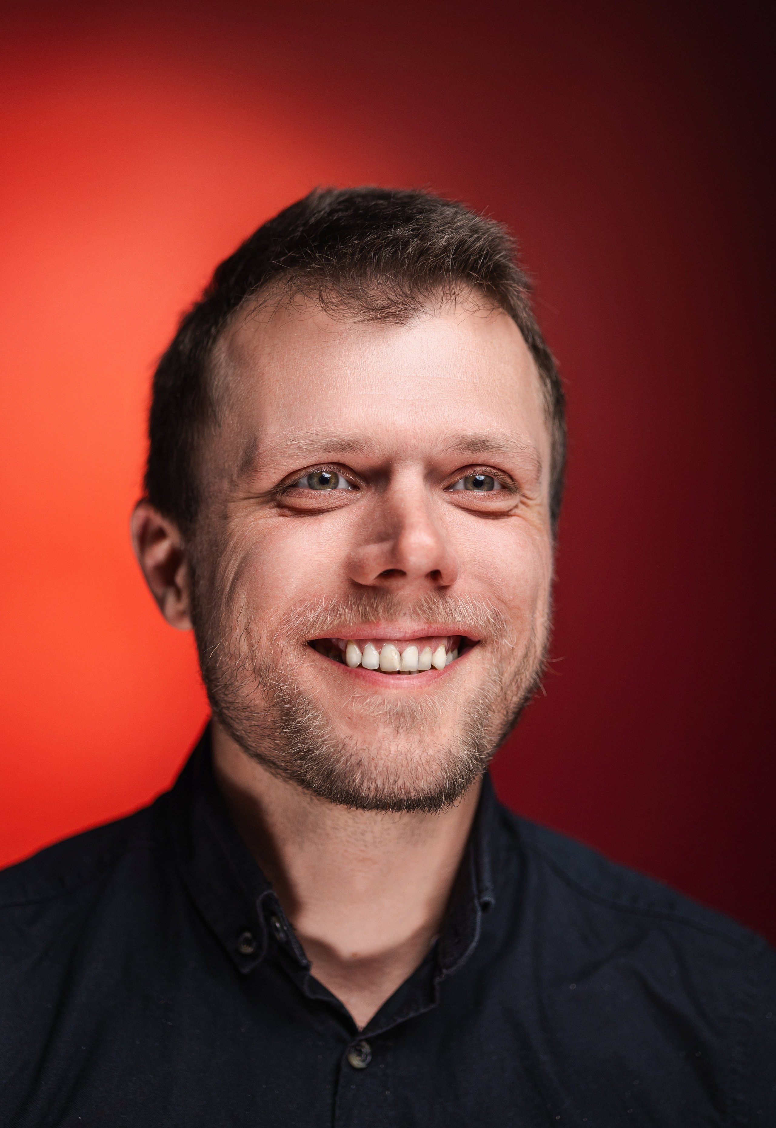 Dan Murzea. Daniel Cioc - Fotograf profesionist în București, specializat în evenimente, nunta, botez, corporate, portret și boudoir