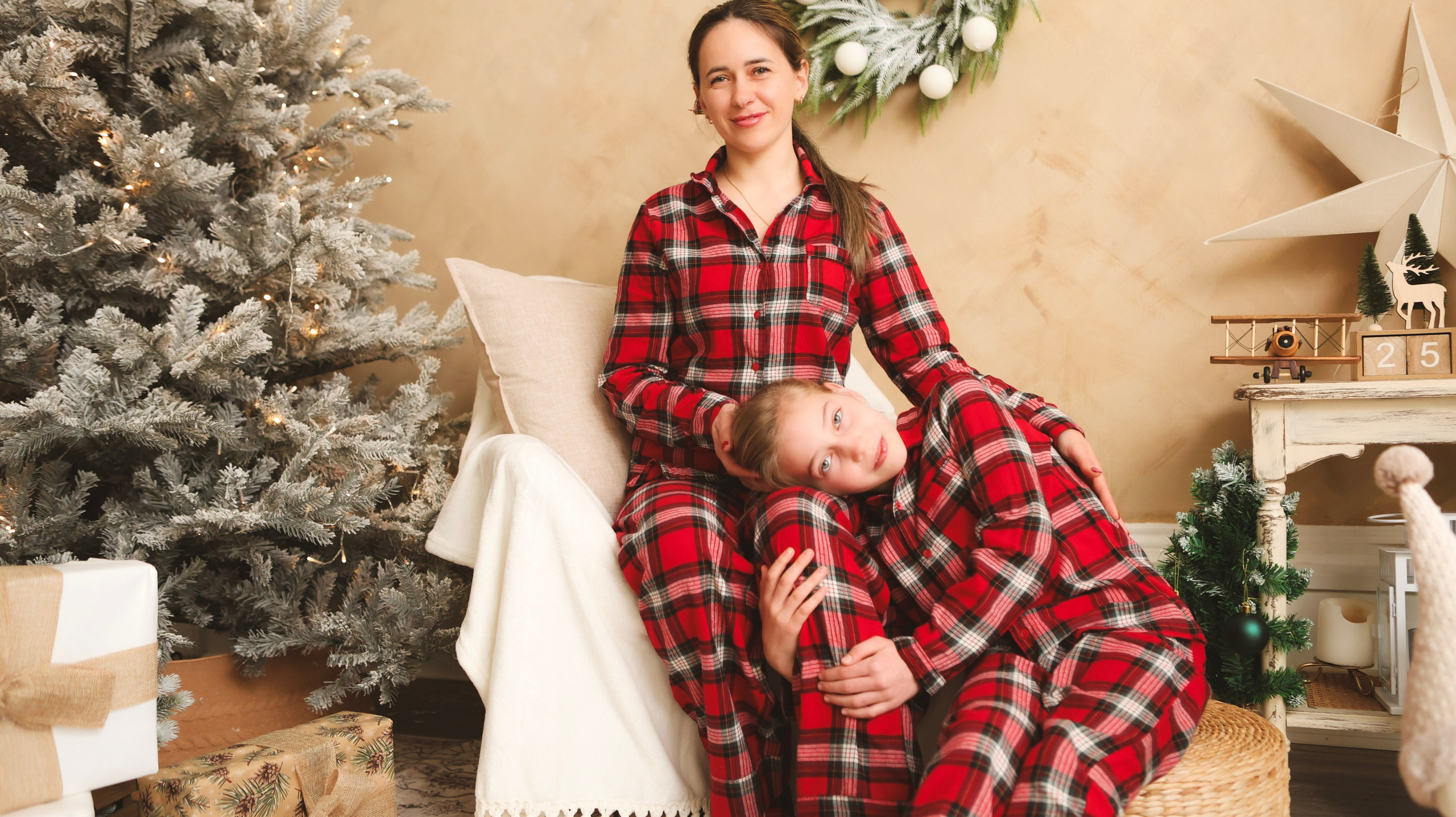 Mum and Daughter Christmas magic. Photographer Margarita Antonova in Naas, Co Kildare