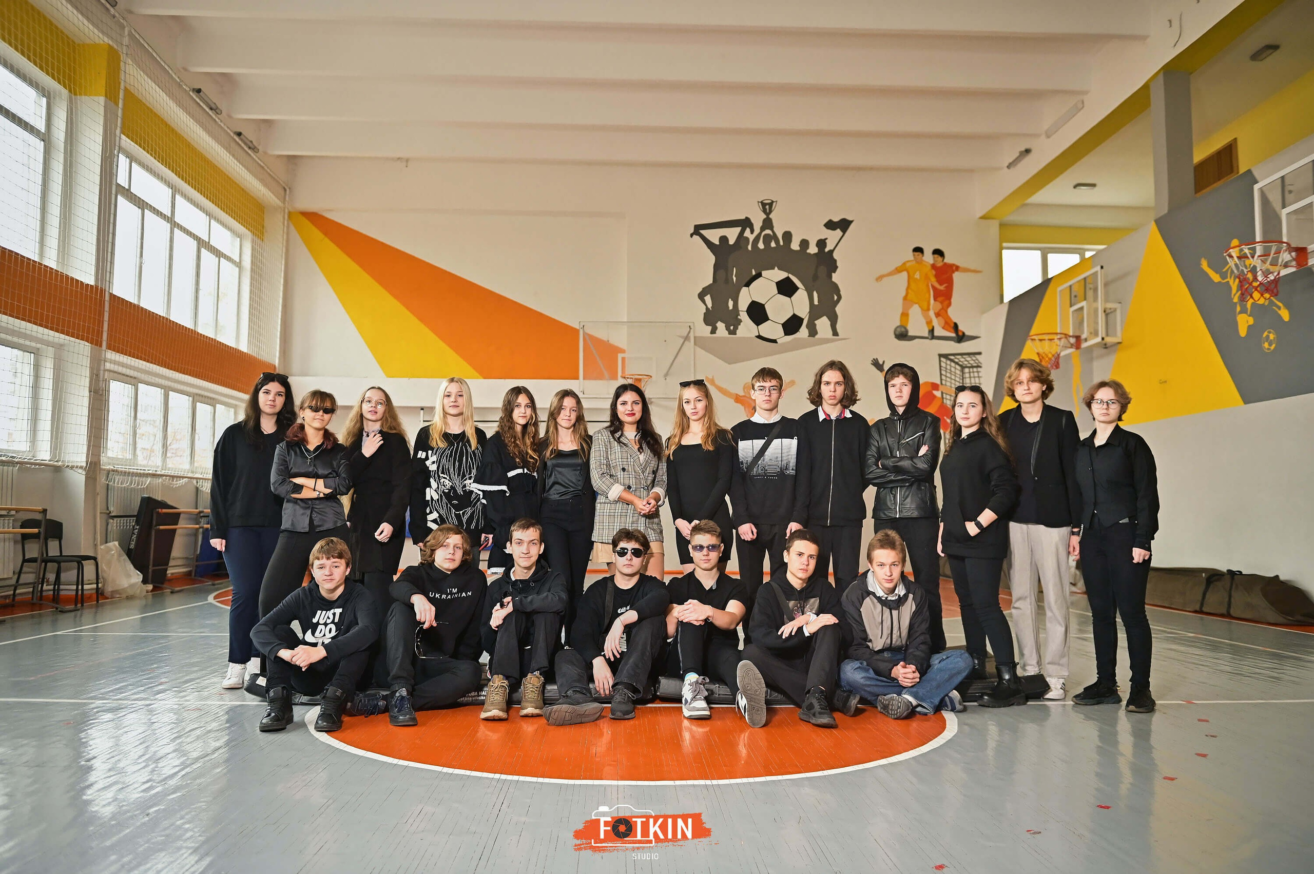 Випускний альбом для 9 та 11 класу замовити в Києві. Випускні альбоми фотокниги Київ та Дніпро