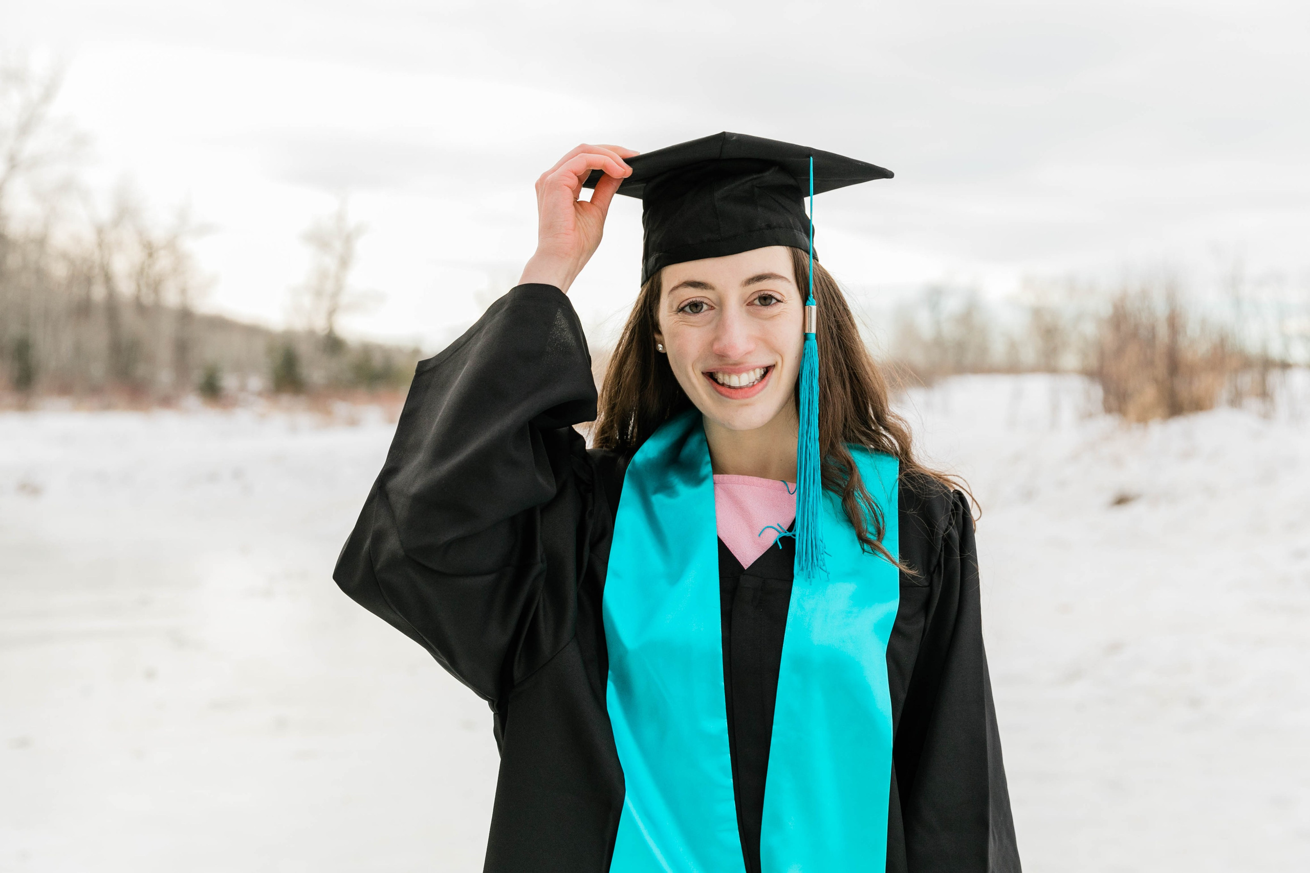 Laurance Graduation — Fish Creek Park. Fotografía accesible en Calgary
