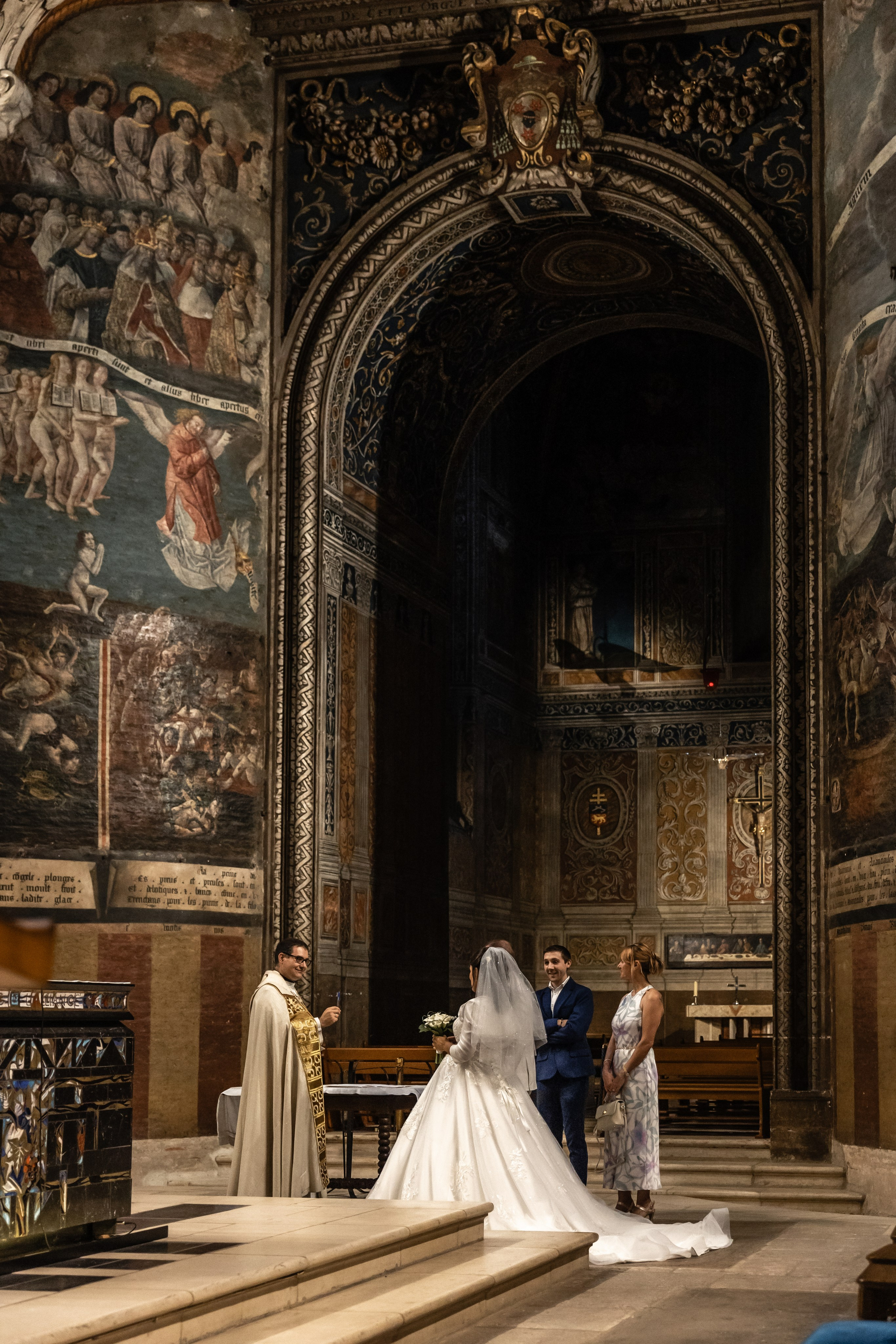 Свадебные фотосессии на юго-западе Франции, запечатленные через свет, эмоции и подлинные моменты. Евгения Смирнова — фотограф в Тулузе и юго-западной Франции