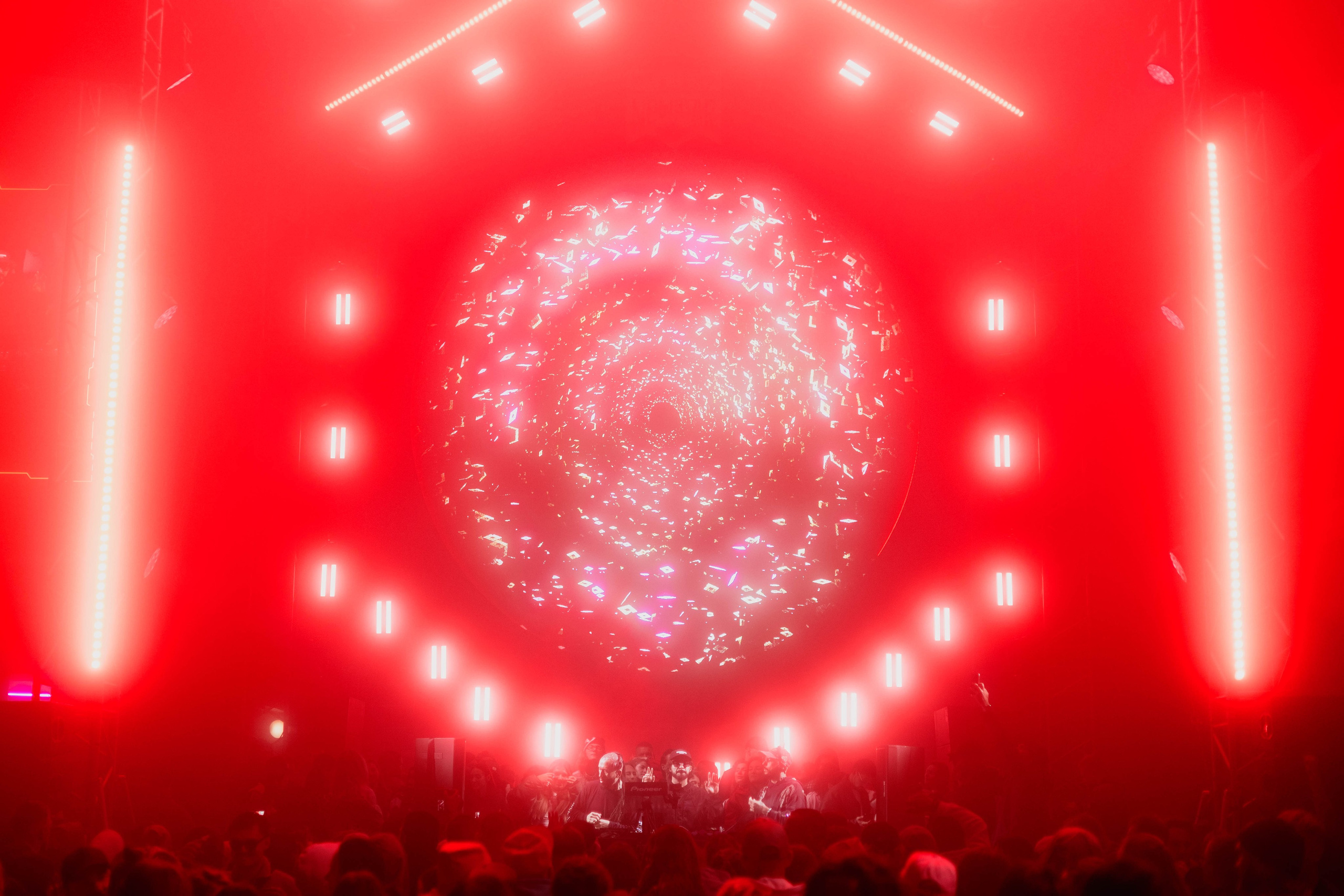 Крупноформатный LED экран на фестивальной площадке в Сочи