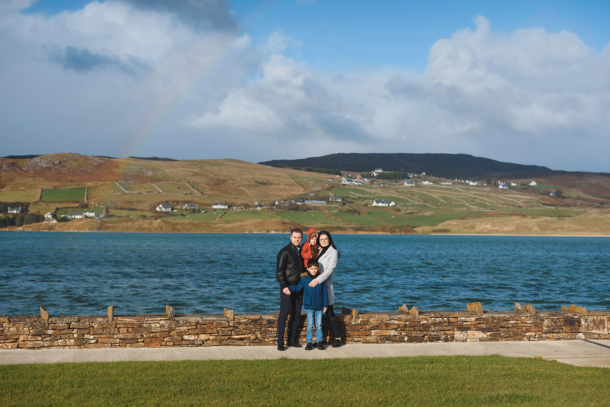 Bunbeg Beach family photographer in Ireland — Andrei Zveaghintev