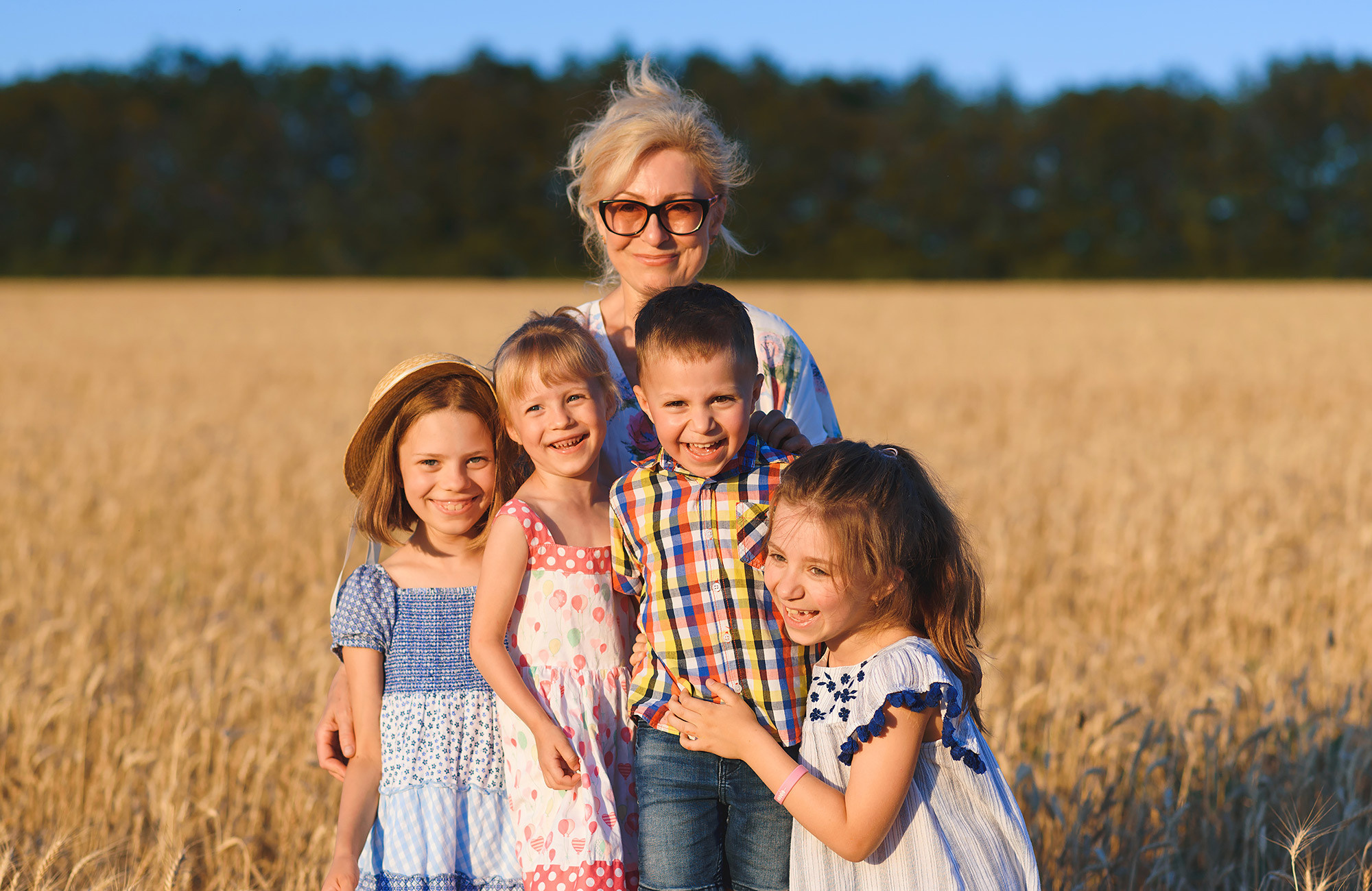 Family photography in wheat field — Andrei Zveaghintev