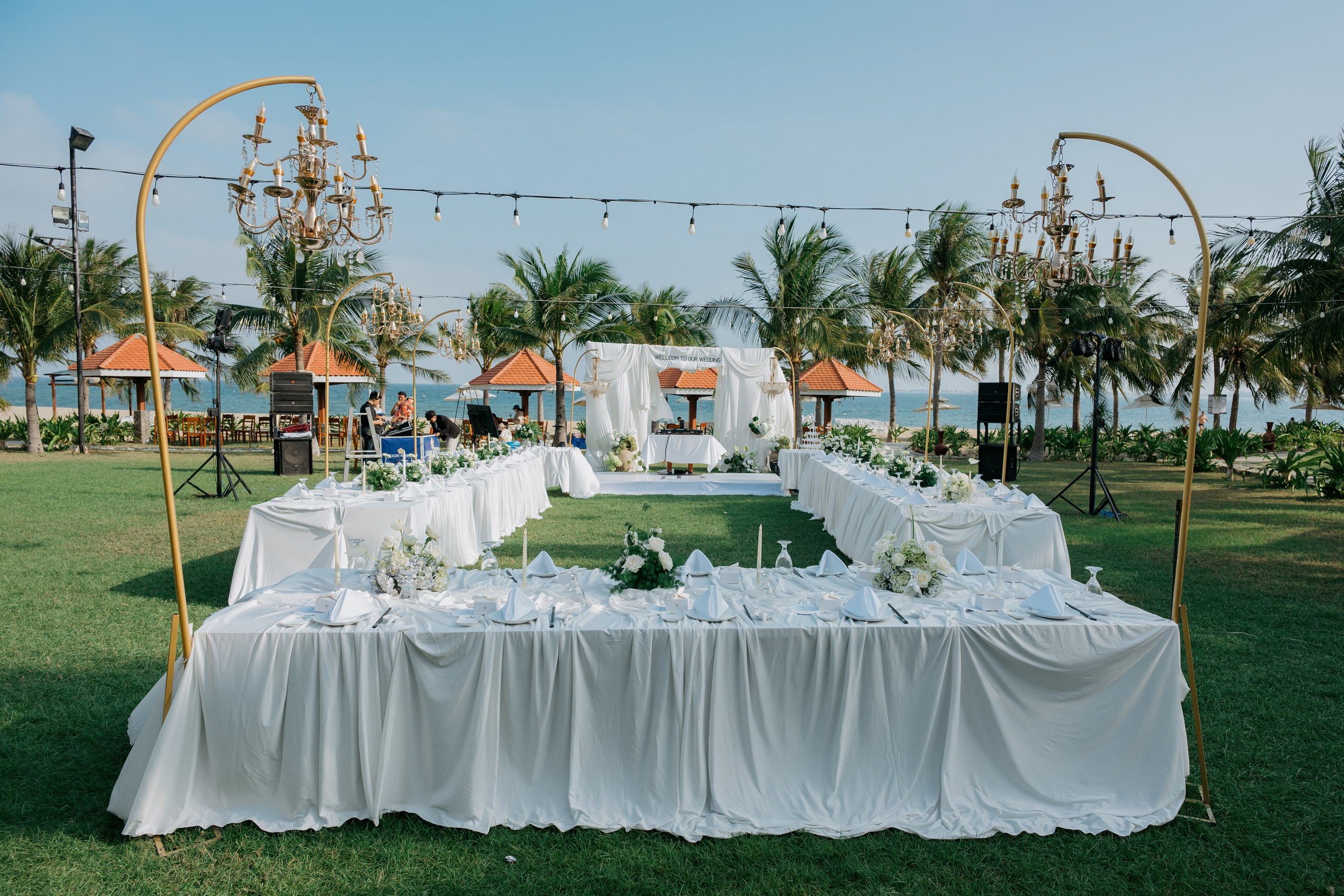 DIEU & THINH/Destination Wedding. Nhiếp ảnh gia đám cưới hàng đầu tại Thành Phố Hồ Chí Minh