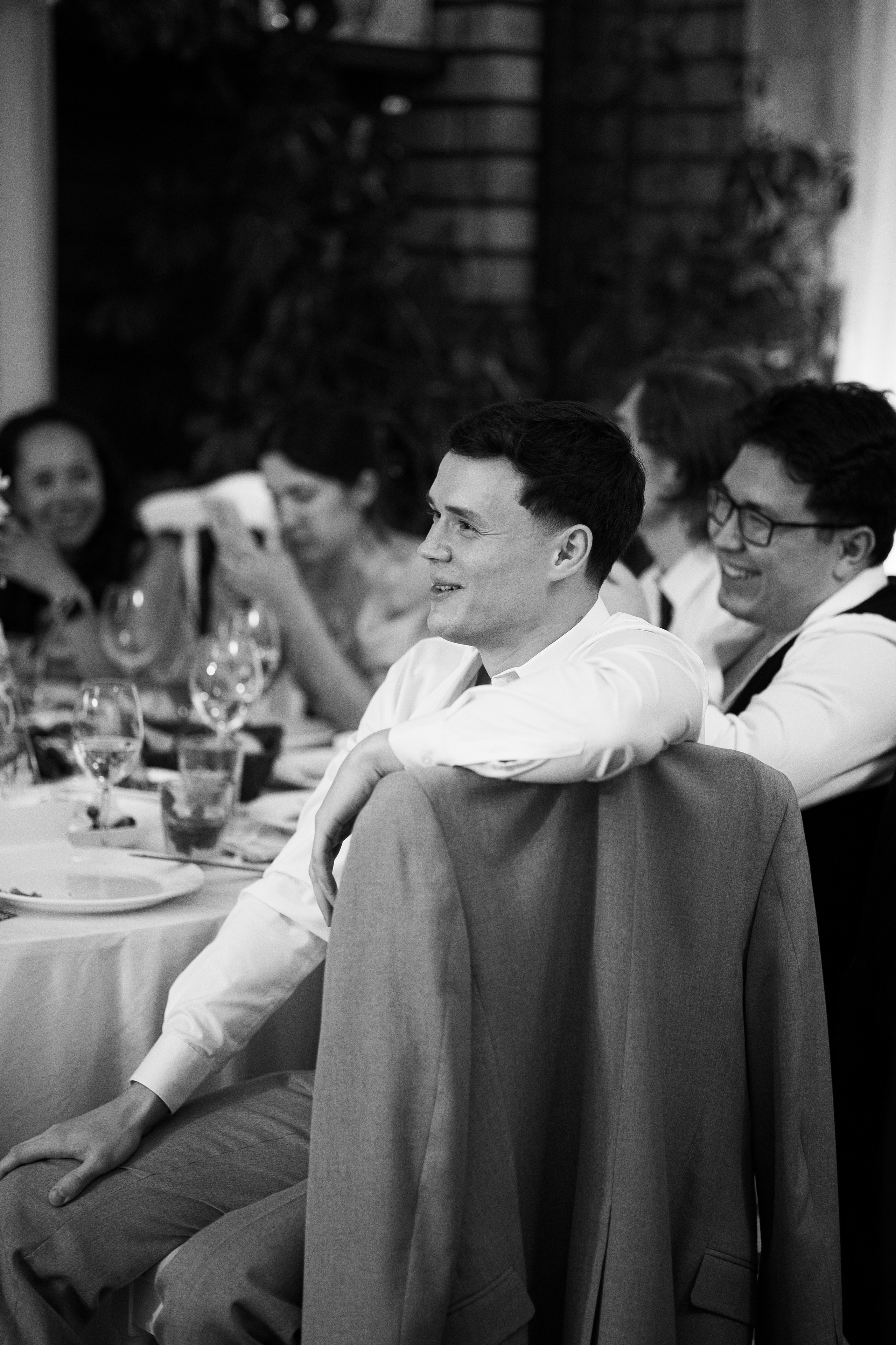 Thomas & Suyumbika. Главная