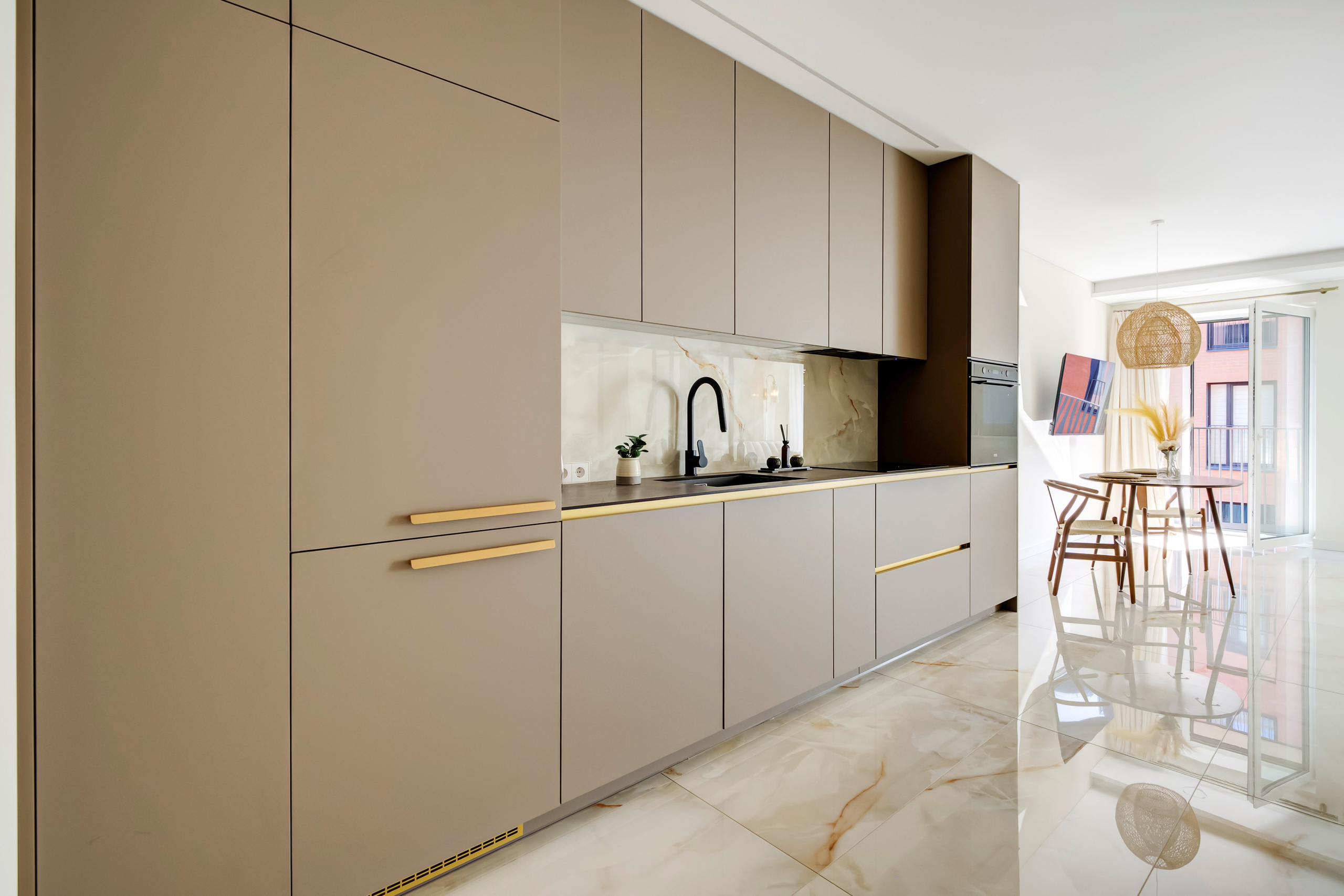 Eigulių g. 7 didelis 1 k. butas su pertvarą. Elina Sapiega fotografė Vilniuje