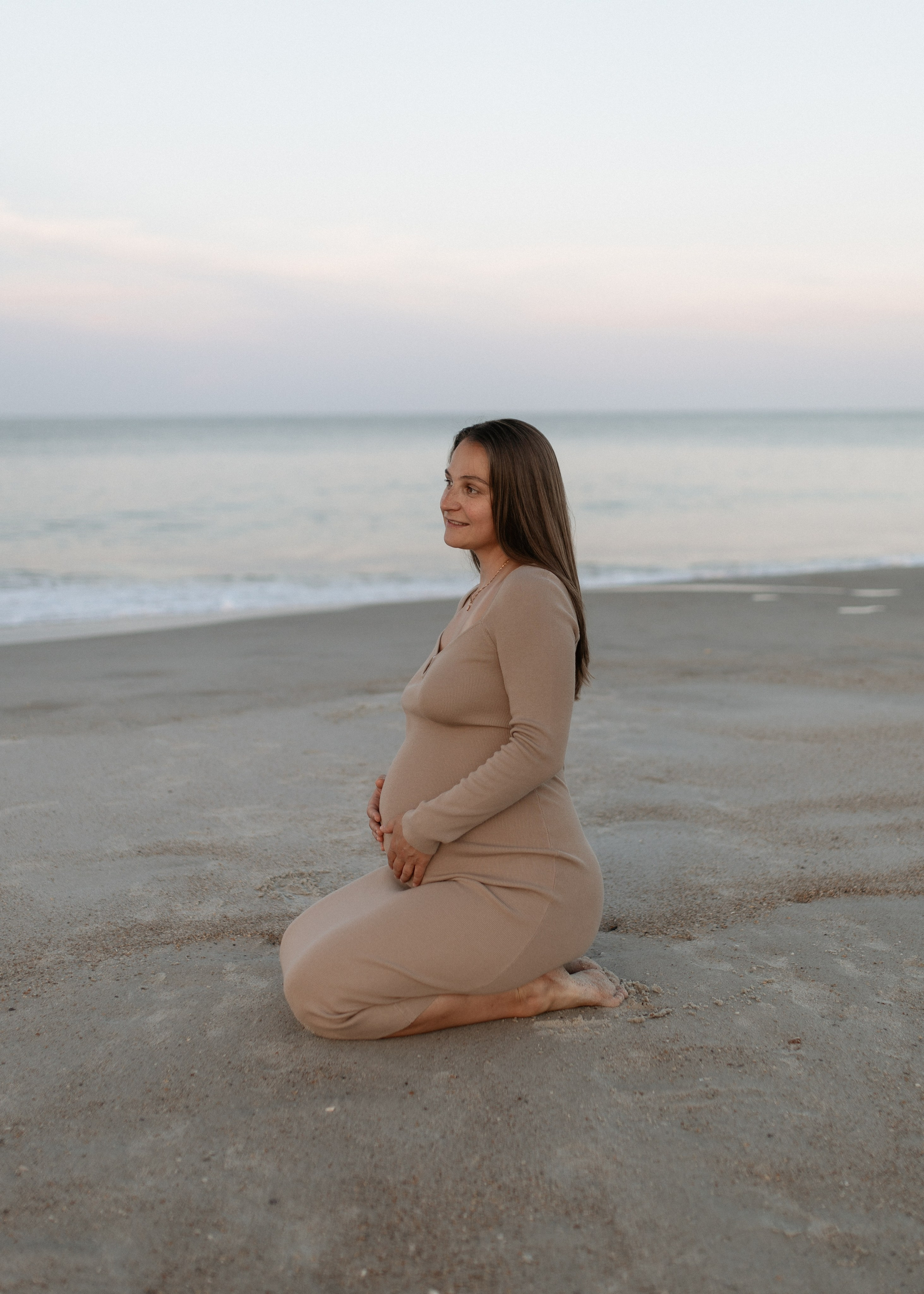 T + A Maternity at the Beach. Portrait and couples photographer in Florida, Valeriia Honcharova